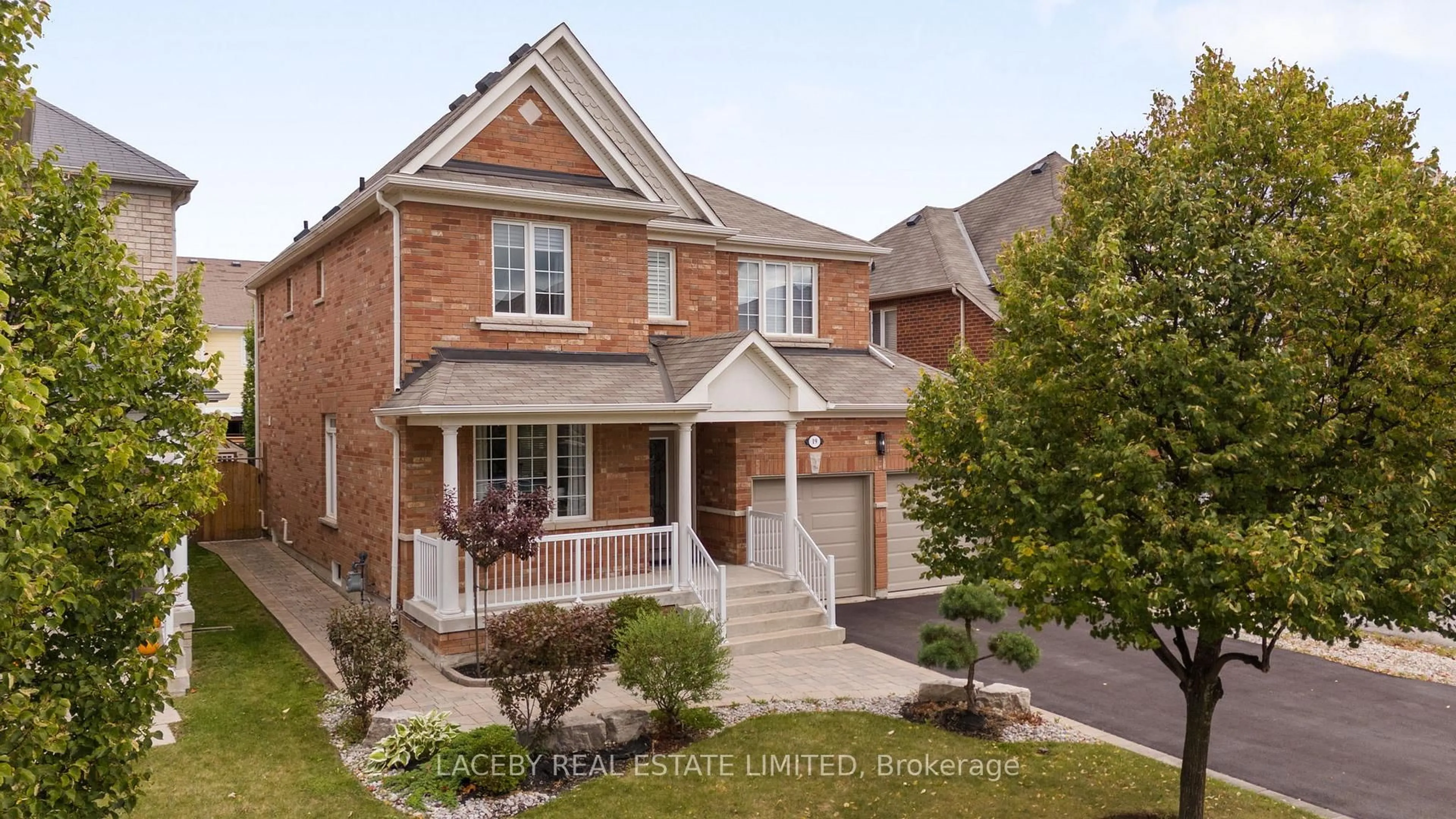 Home with brick exterior material, street for 19 McCann Cres, Bradford West Gwillimbury Ontario L3Z 0G6