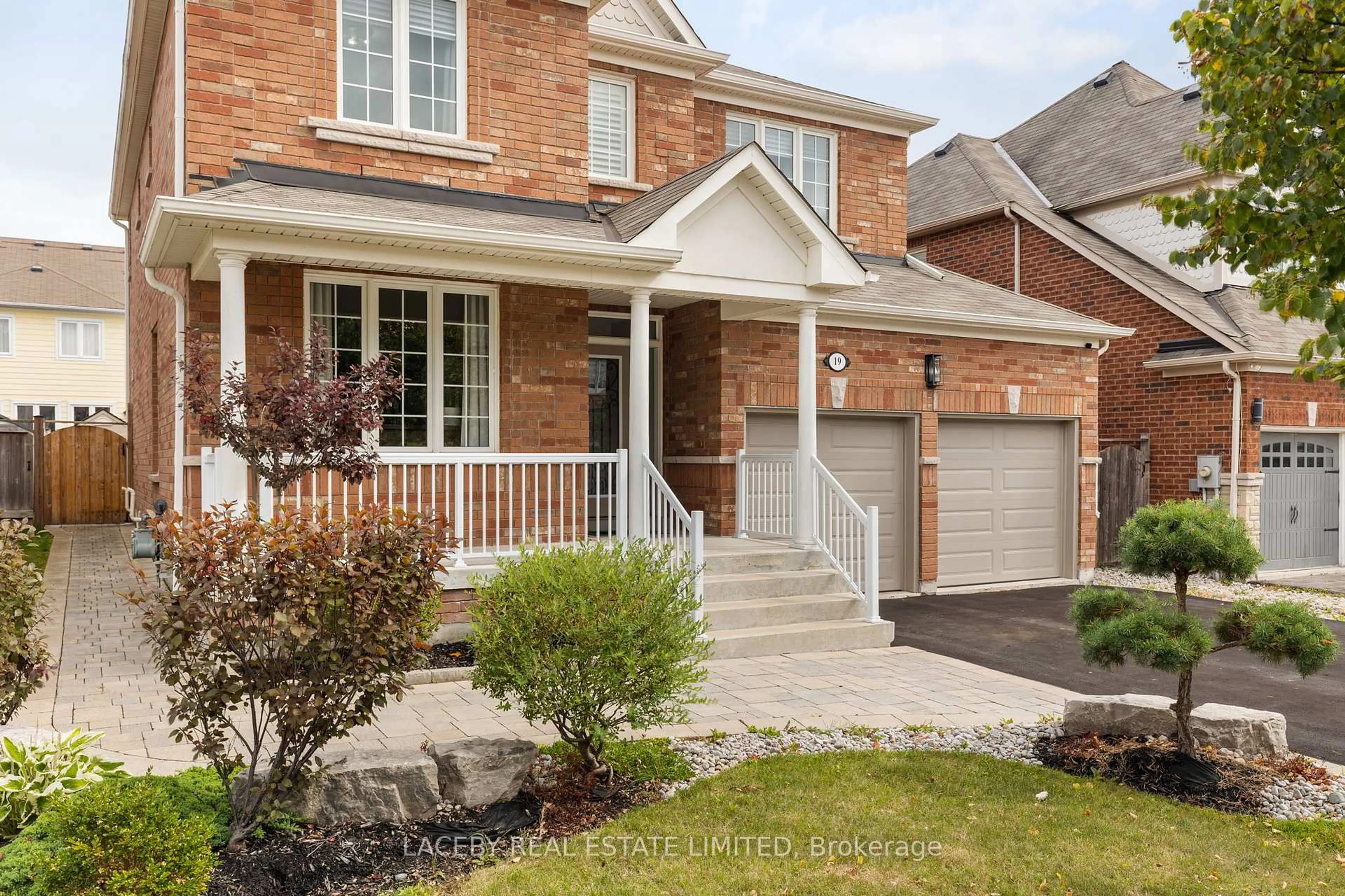 Home with brick exterior material, street for 19 McCann Cres, Bradford West Gwillimbury Ontario L3Z 0G6