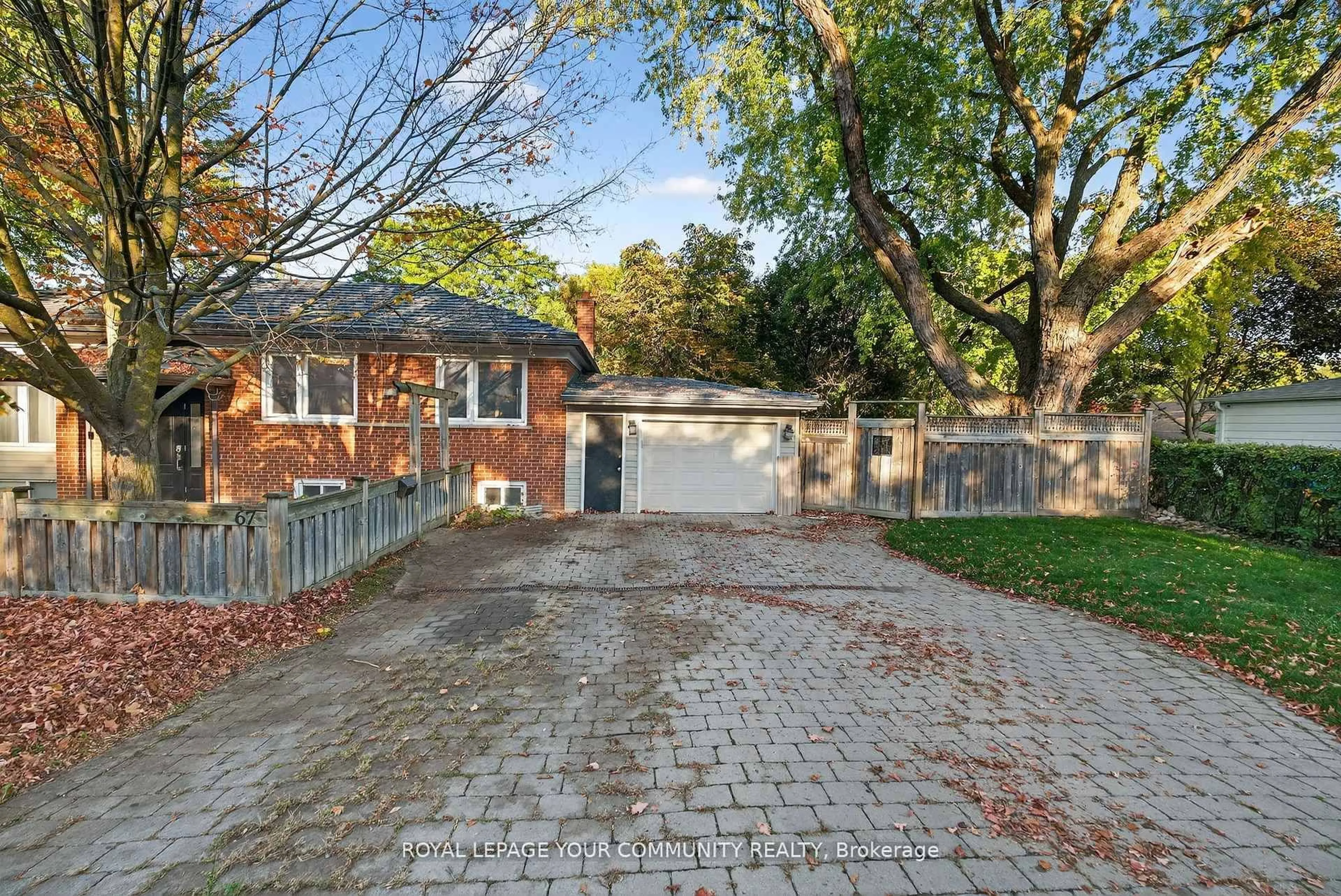 Home with brick exterior material, street for 67 Monkswood Cres, Newmarket Ontario L3Y 2J9