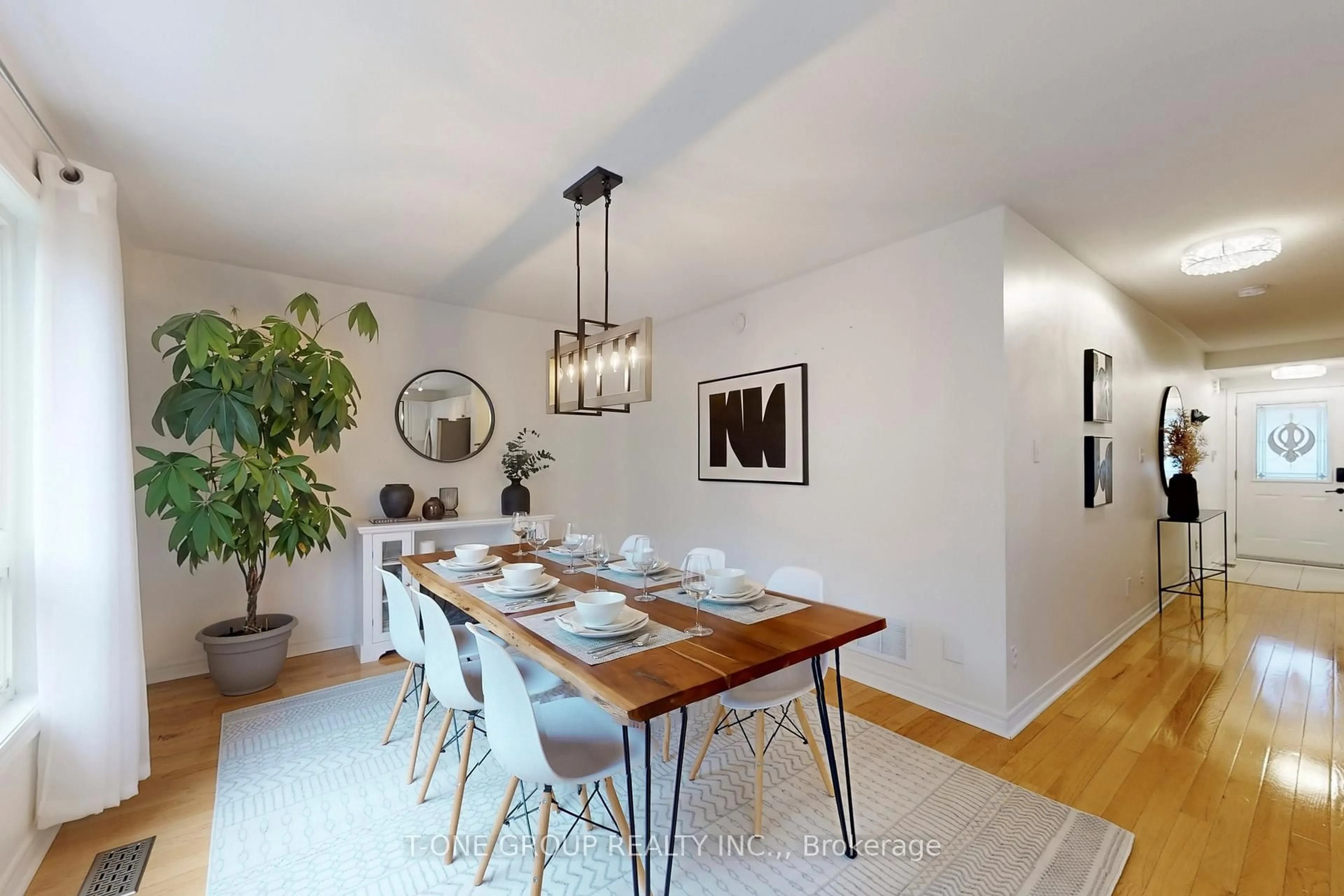 Dining room, wood/laminate floor for 115 Alfred Smith Way, Newmarket Ontario L3X 3B8