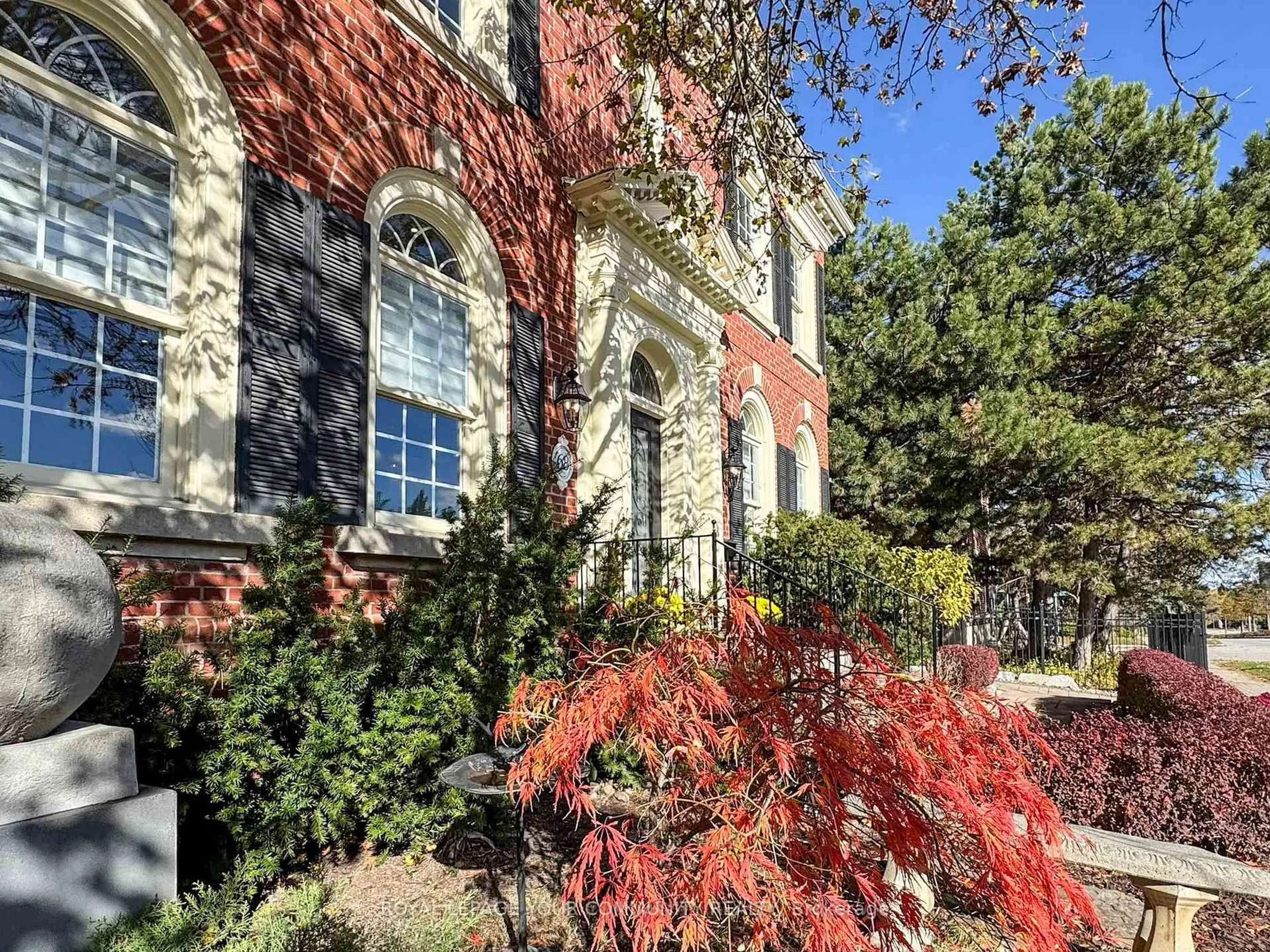 Home with brick exterior material, street for 68 Regent St, Richmond Hill Ontario L4C 9C5