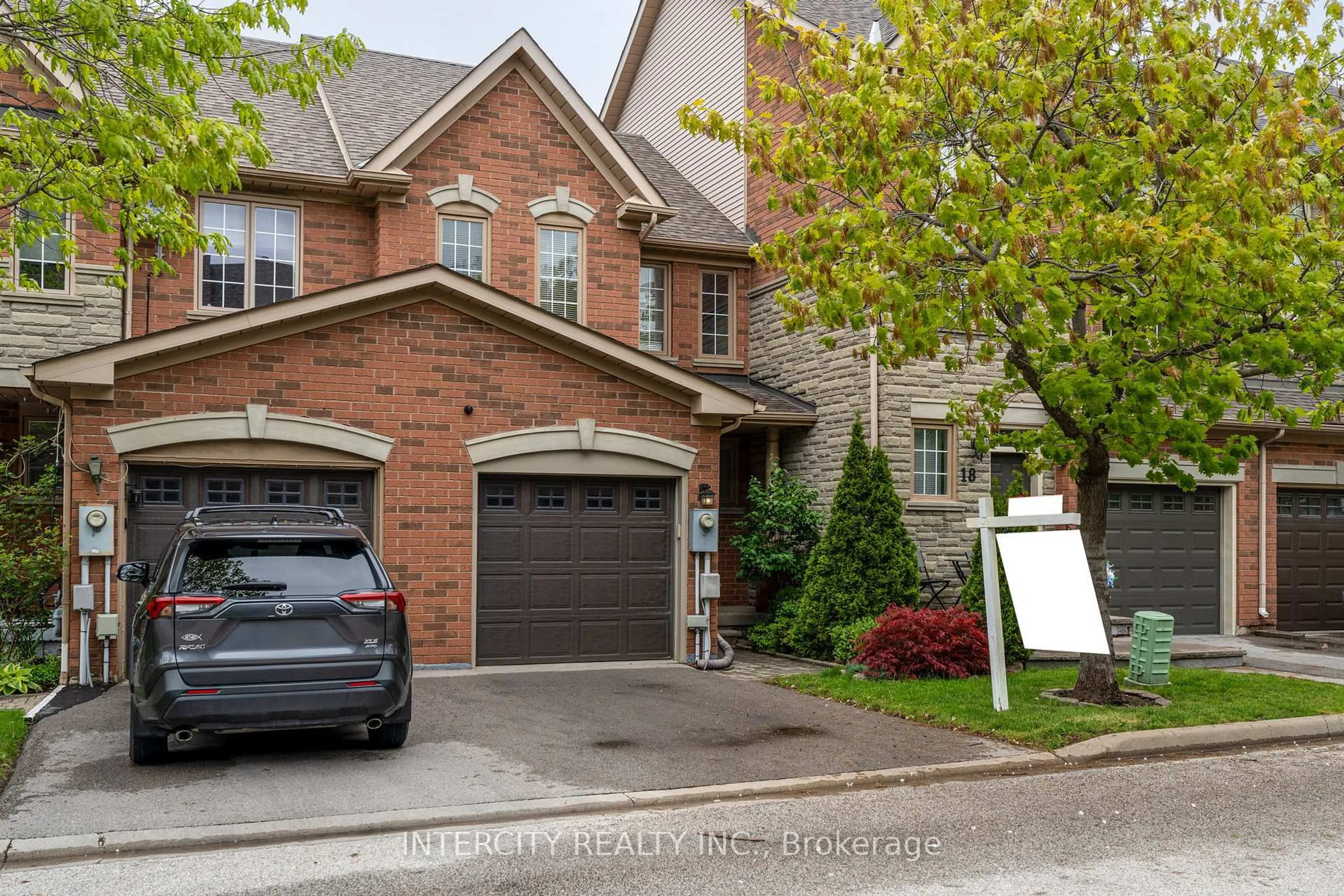 Home with brick exterior material, street for 15 Pottery Pl #17, Vaughan Ontario L4L 9J6