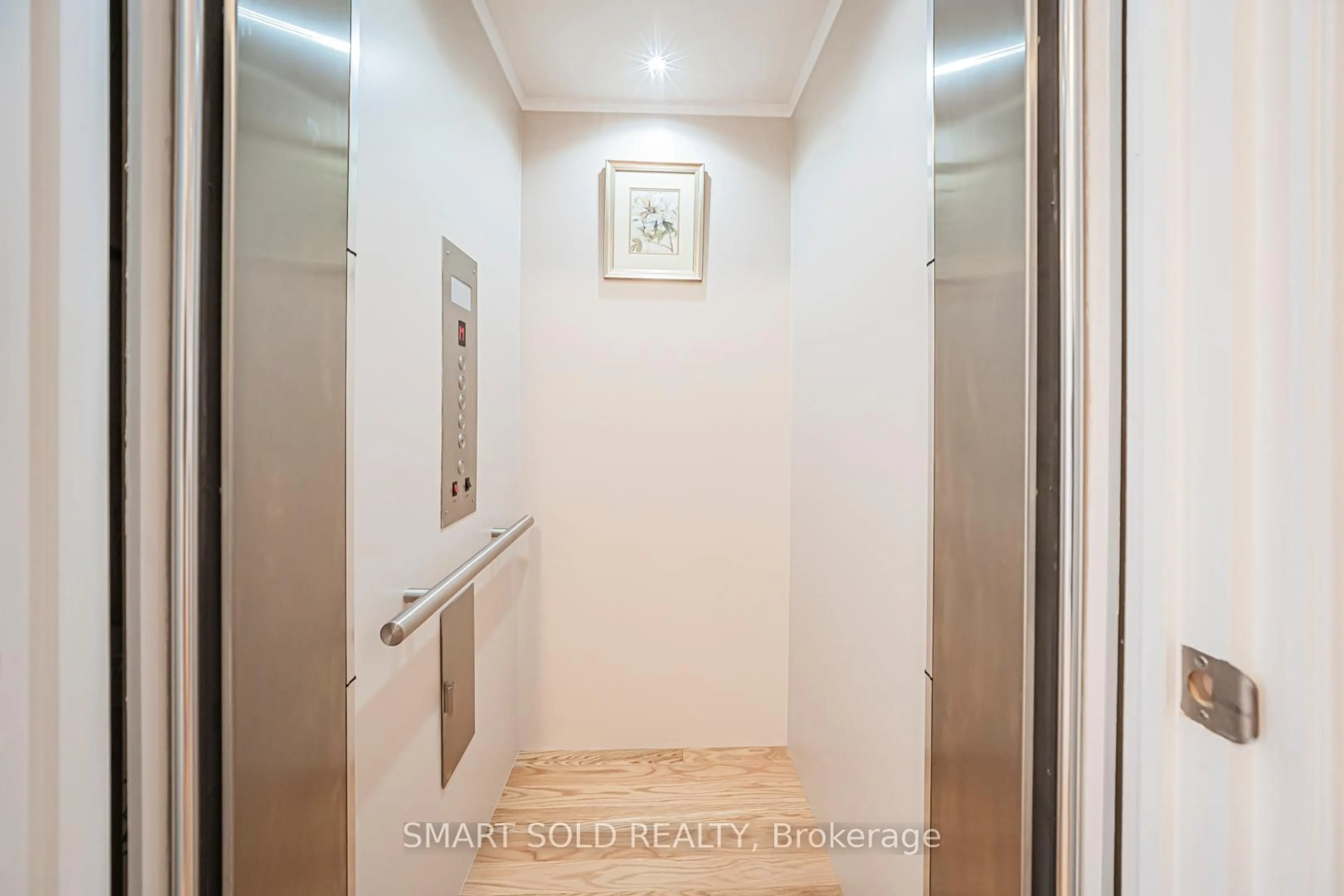Indoor foyer for 92 William Saville St, Markham Ontario L3R 9S3