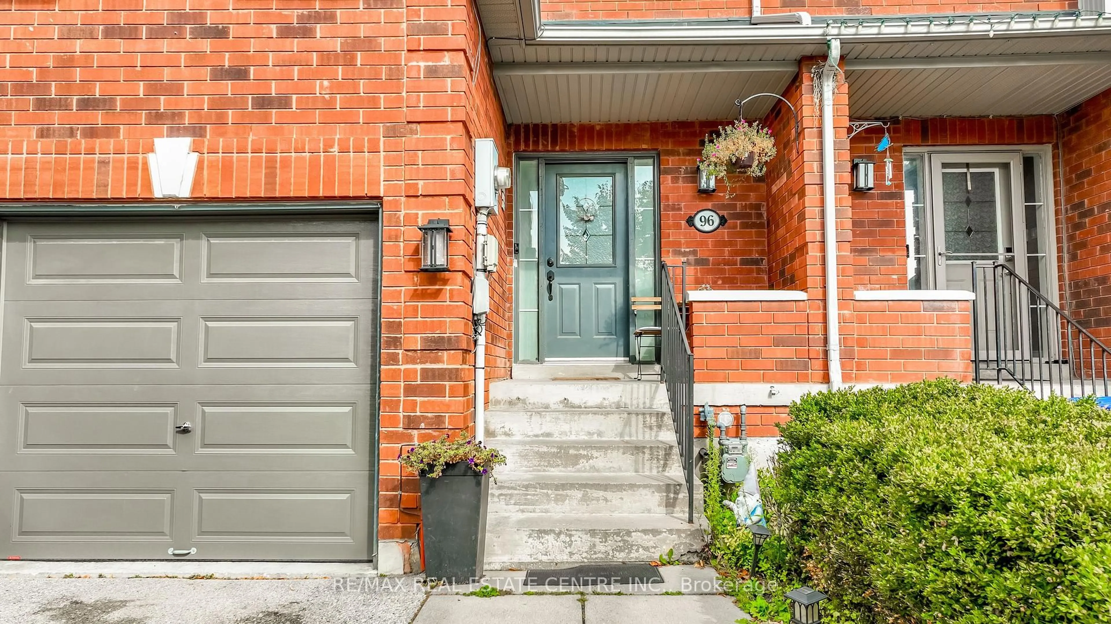 Home with brick exterior material, street for 96 Henderson Cres, New Tecumseth Ontario L9R 1Y5