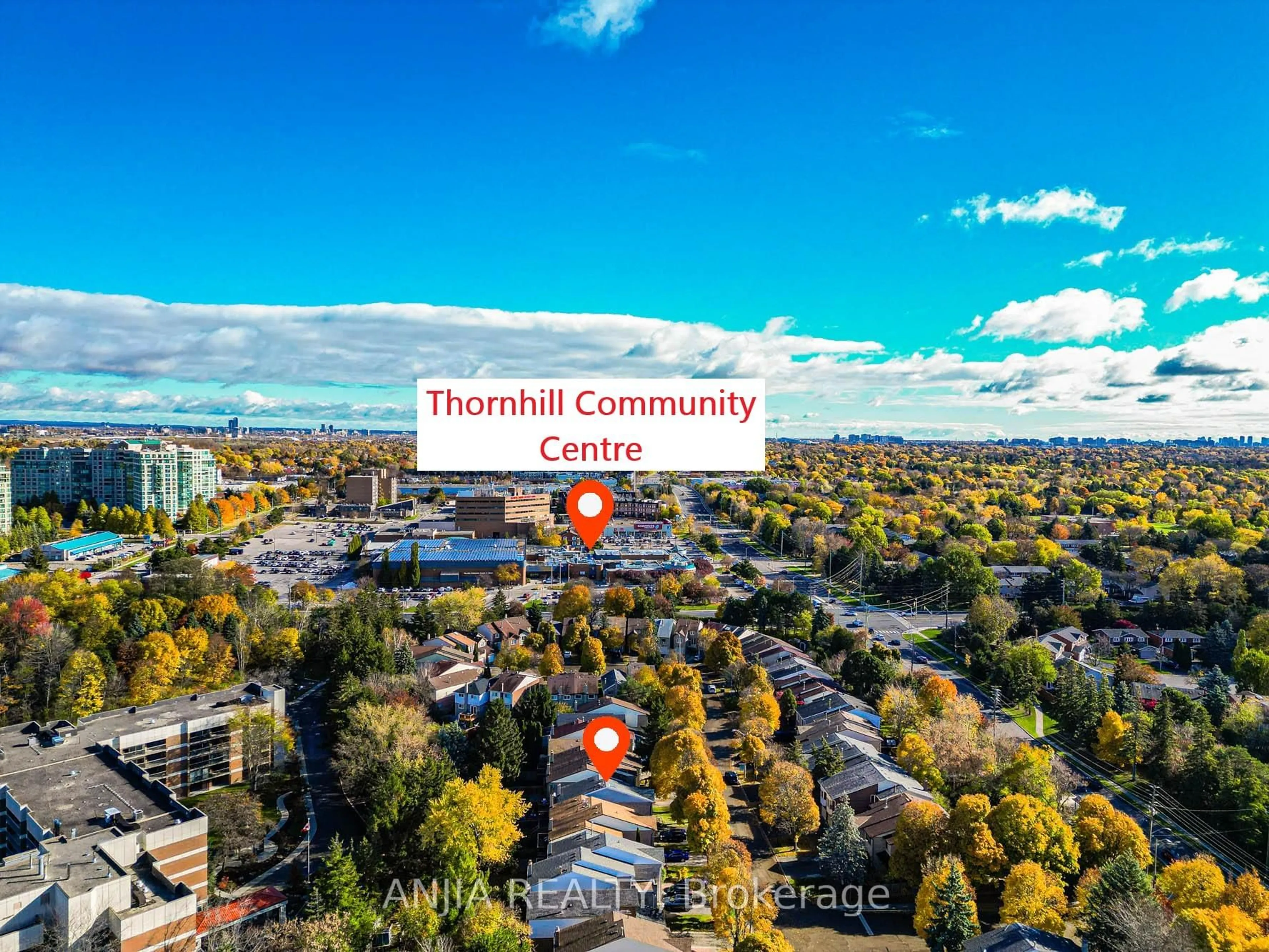 A pic from outside/outdoor area/front of a property/back of a property/a pic from drone, unknown for 92 Baywood Crt, Markham Ontario L3T 5W3