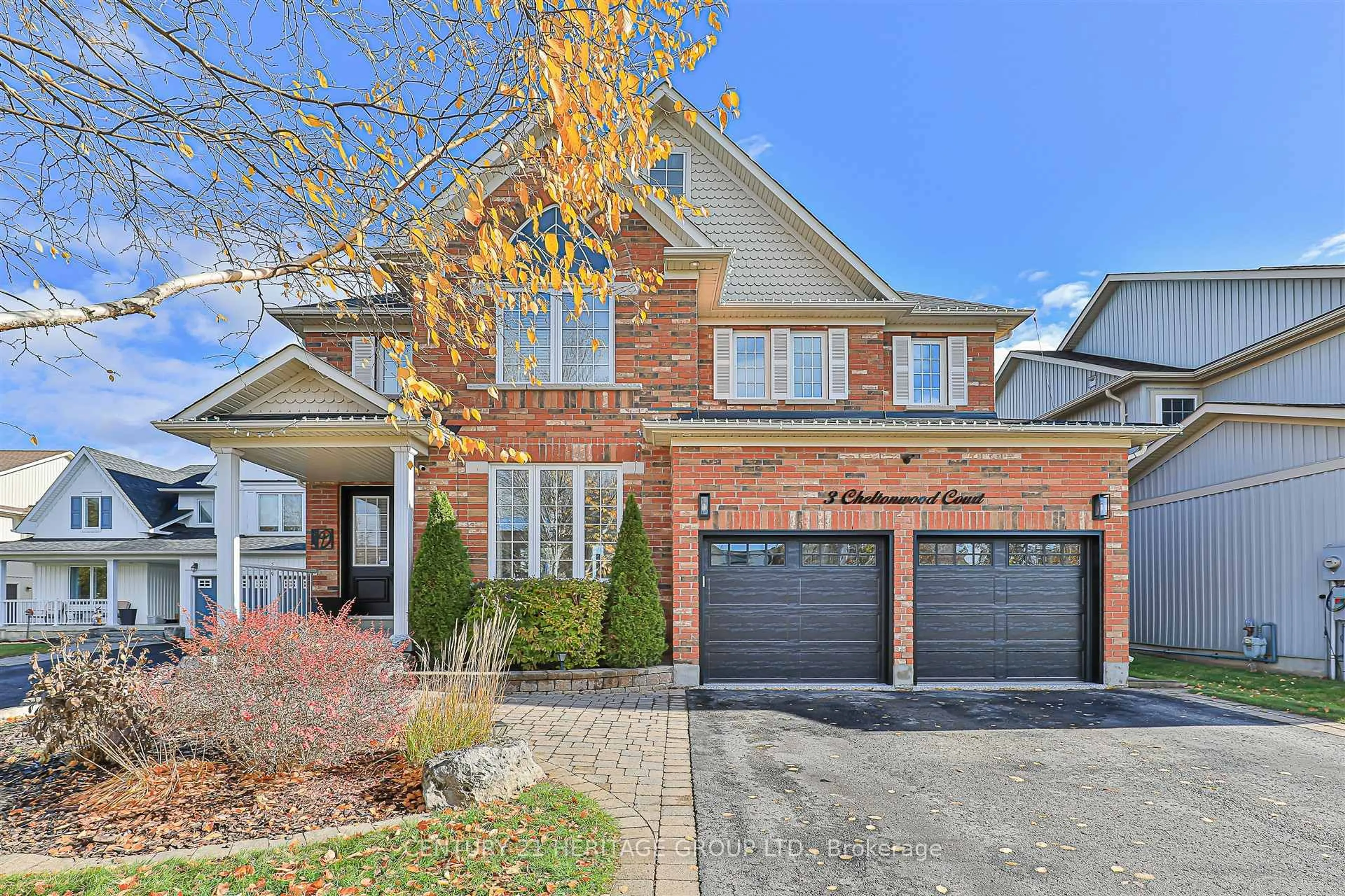 Home with brick exterior material, street for 3 Cheltonwood Crt, East Gwillimbury Ontario L0G 1M0