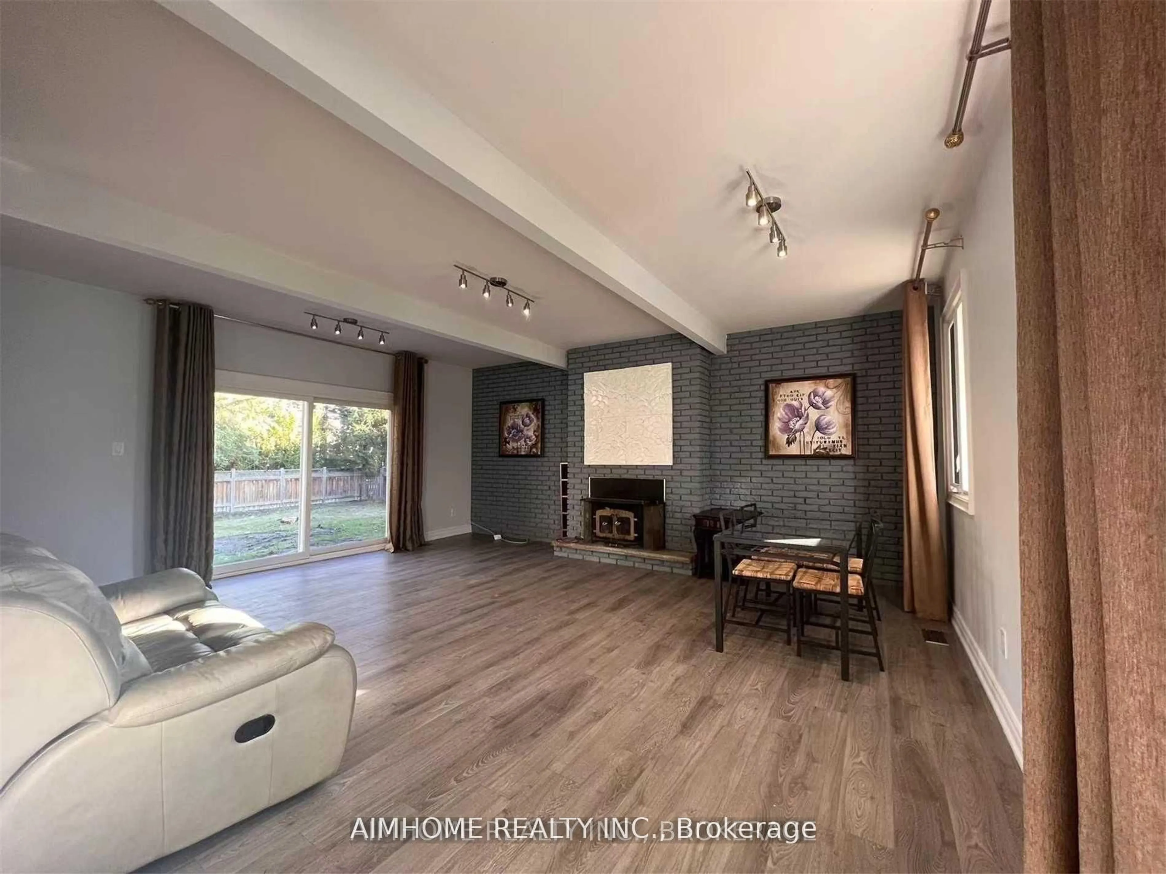 Unknown for 344 Steeles Ave, Markham Ontario L3T 1A8