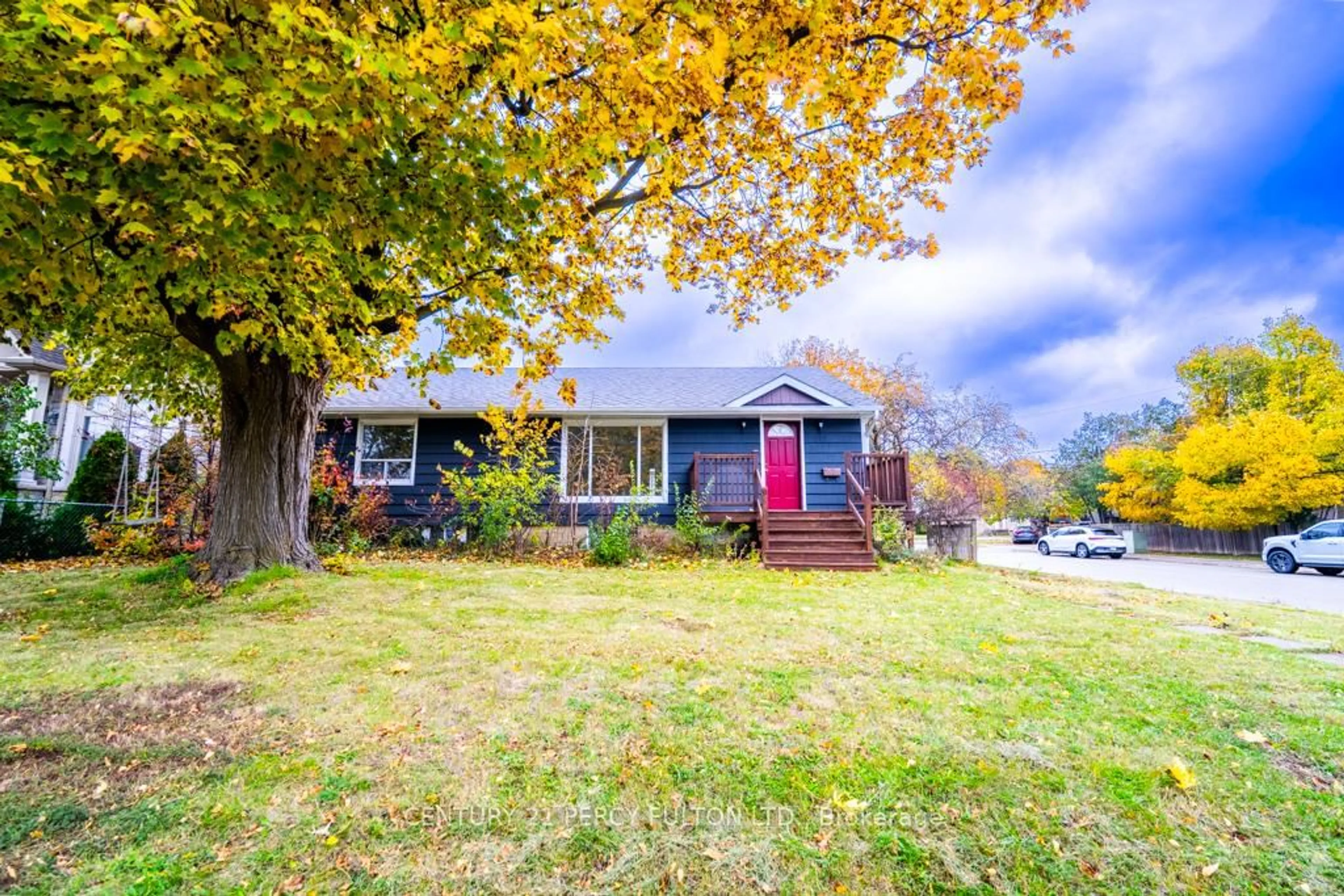 Unknown for 243 Ruggles Ave, Richmond Hill Ontario L4C 1Y6