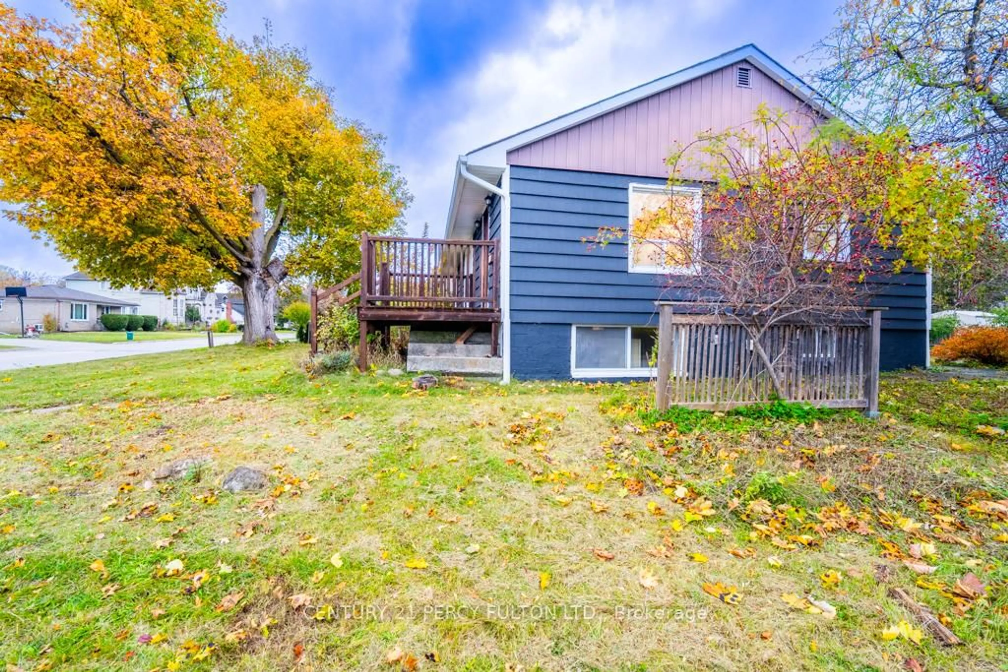 Unknown for 243 Ruggles Ave, Richmond Hill Ontario L4C 1Y6