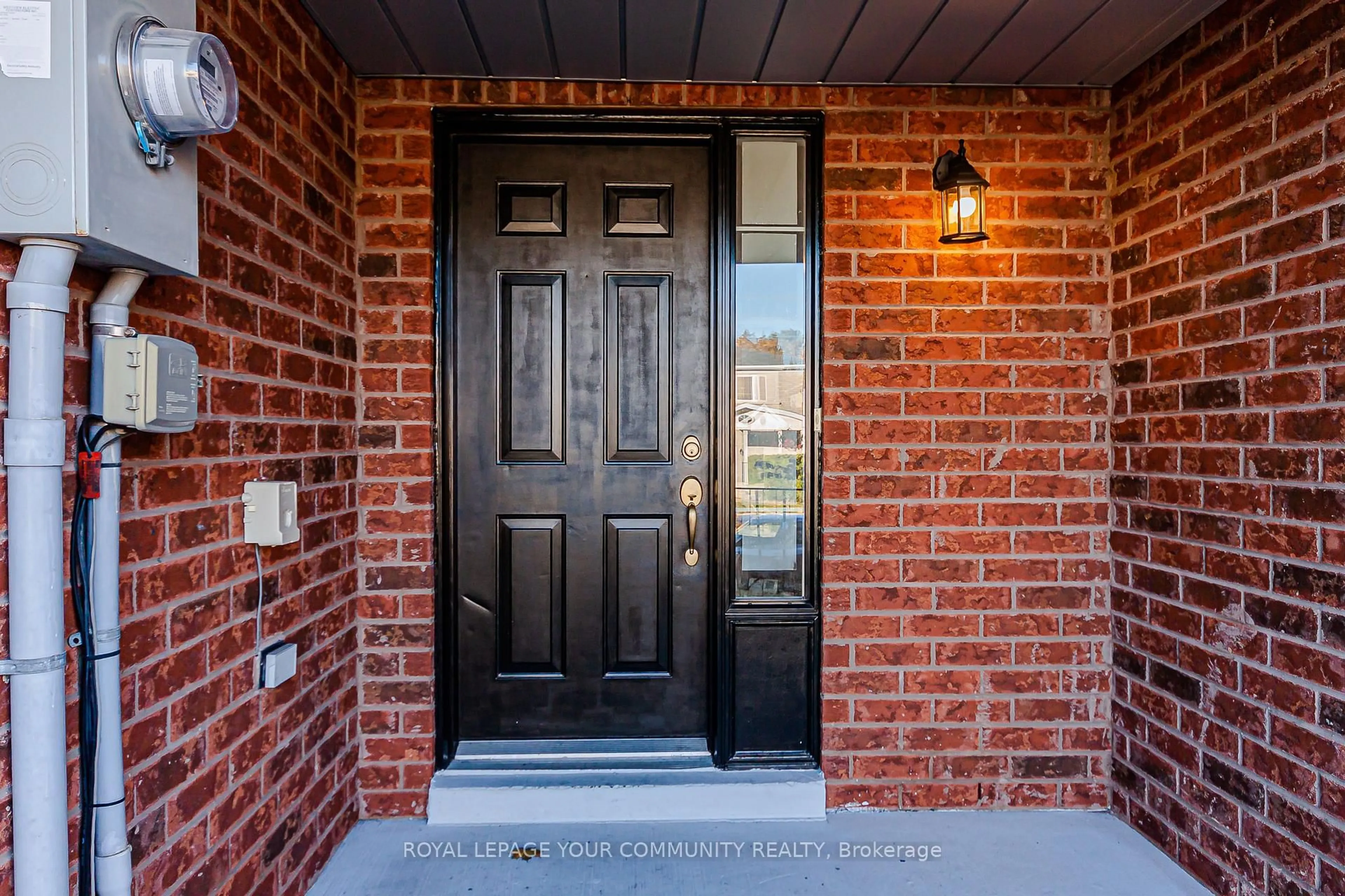 Unknown for 225 Banbrooke Cres, Newmarket Ontario L3X 2W7