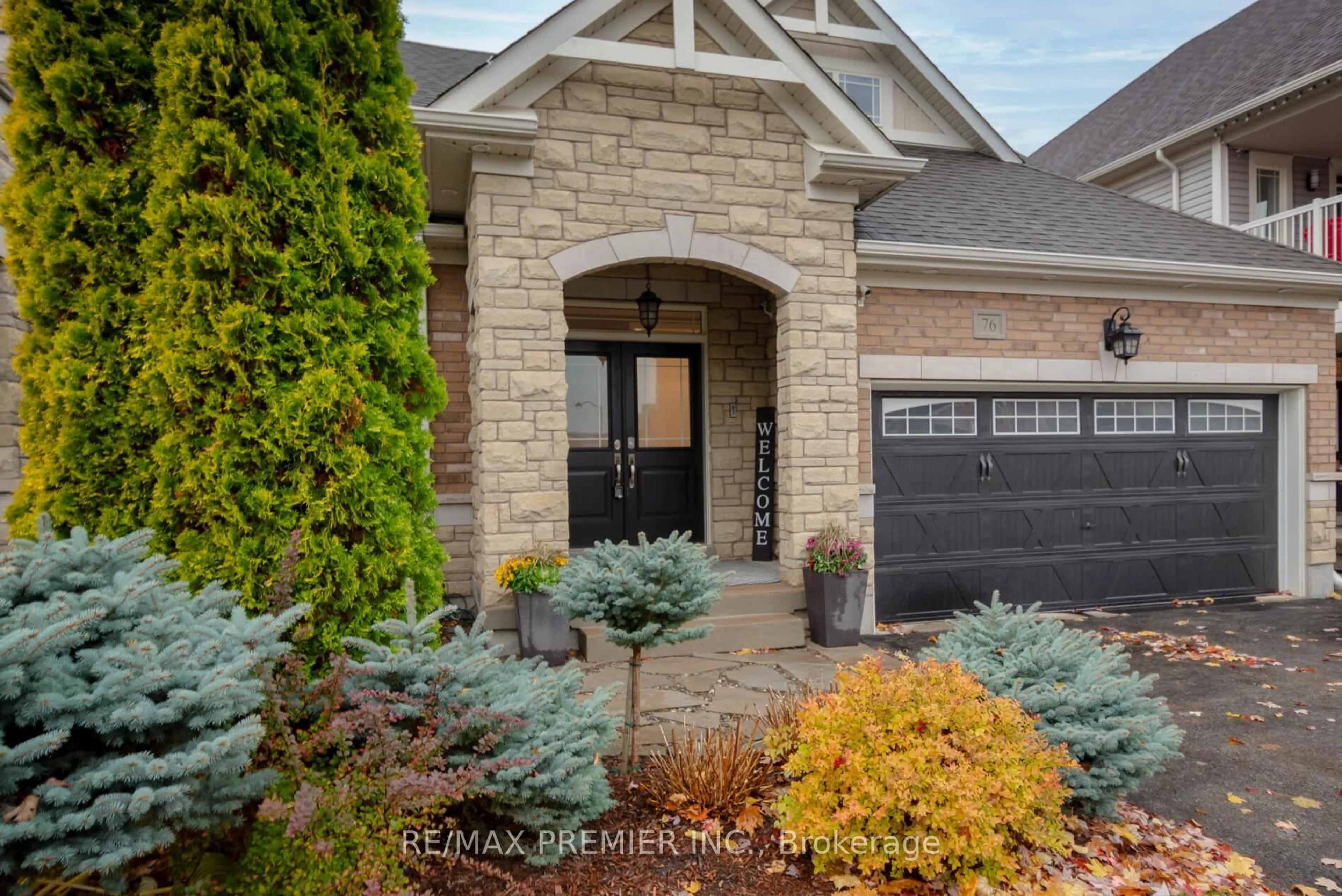 Home with brick exterior material, street for 76 Cauthers Cres, New Tecumseth Ontario L9R 0L2