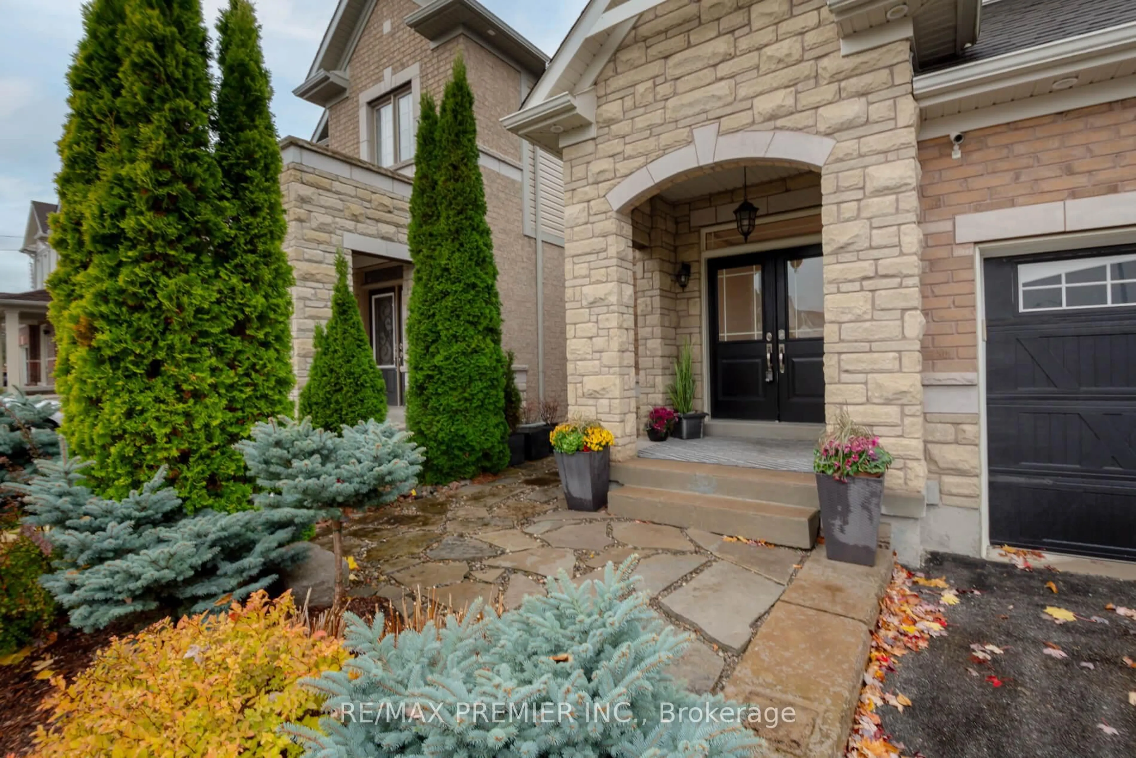 Home with brick exterior material, street for 76 Cauthers Cres, New Tecumseth Ontario L9R 0L2