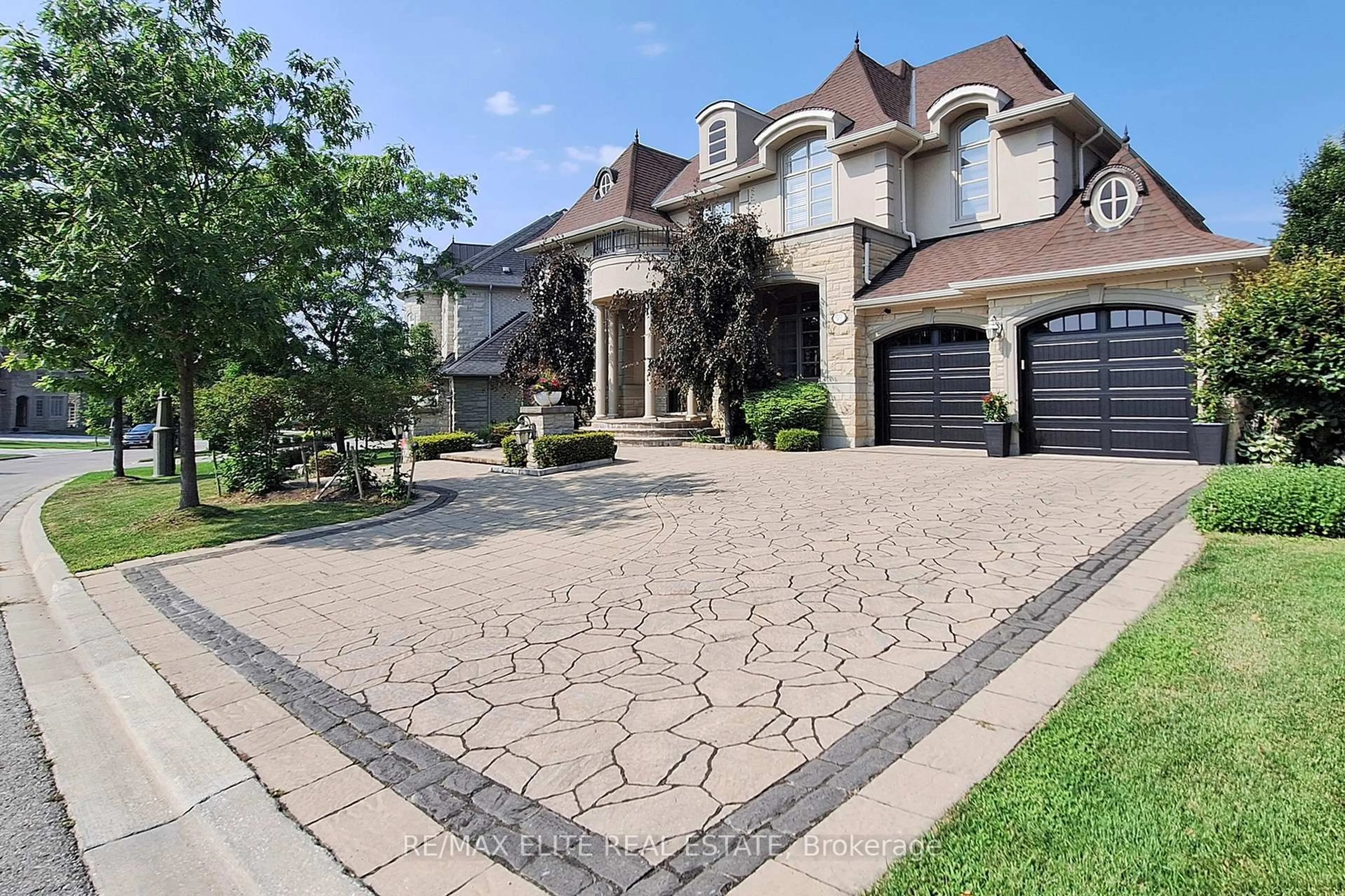 Home with brick exterior material, street for 59 Carisbrooke Circ, Aurora Ontario L4G 0K4
