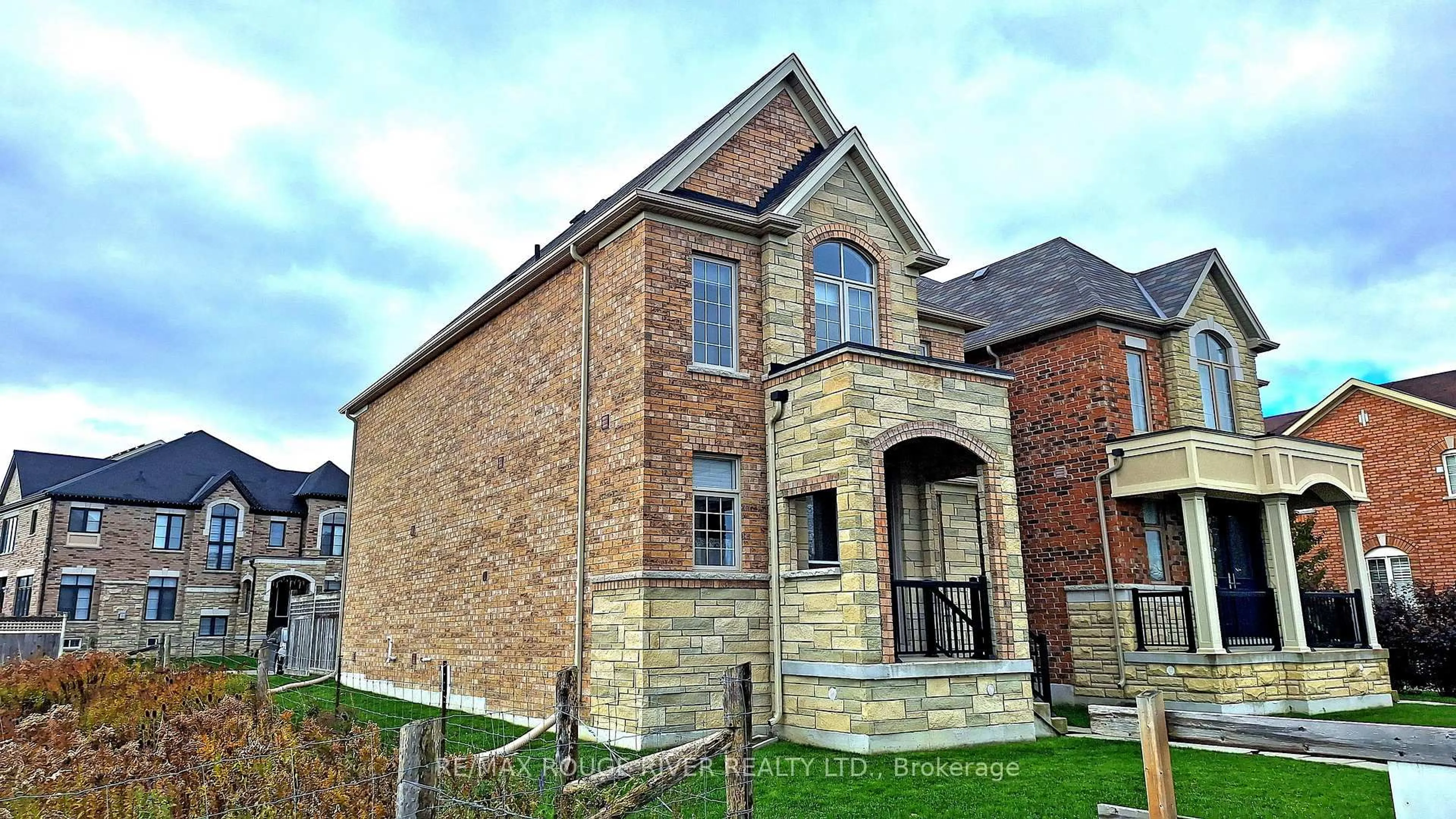 Home with brick exterior material, building for 2732 Donald Cousens Pkwy, Markham Ontario L6B 0X9