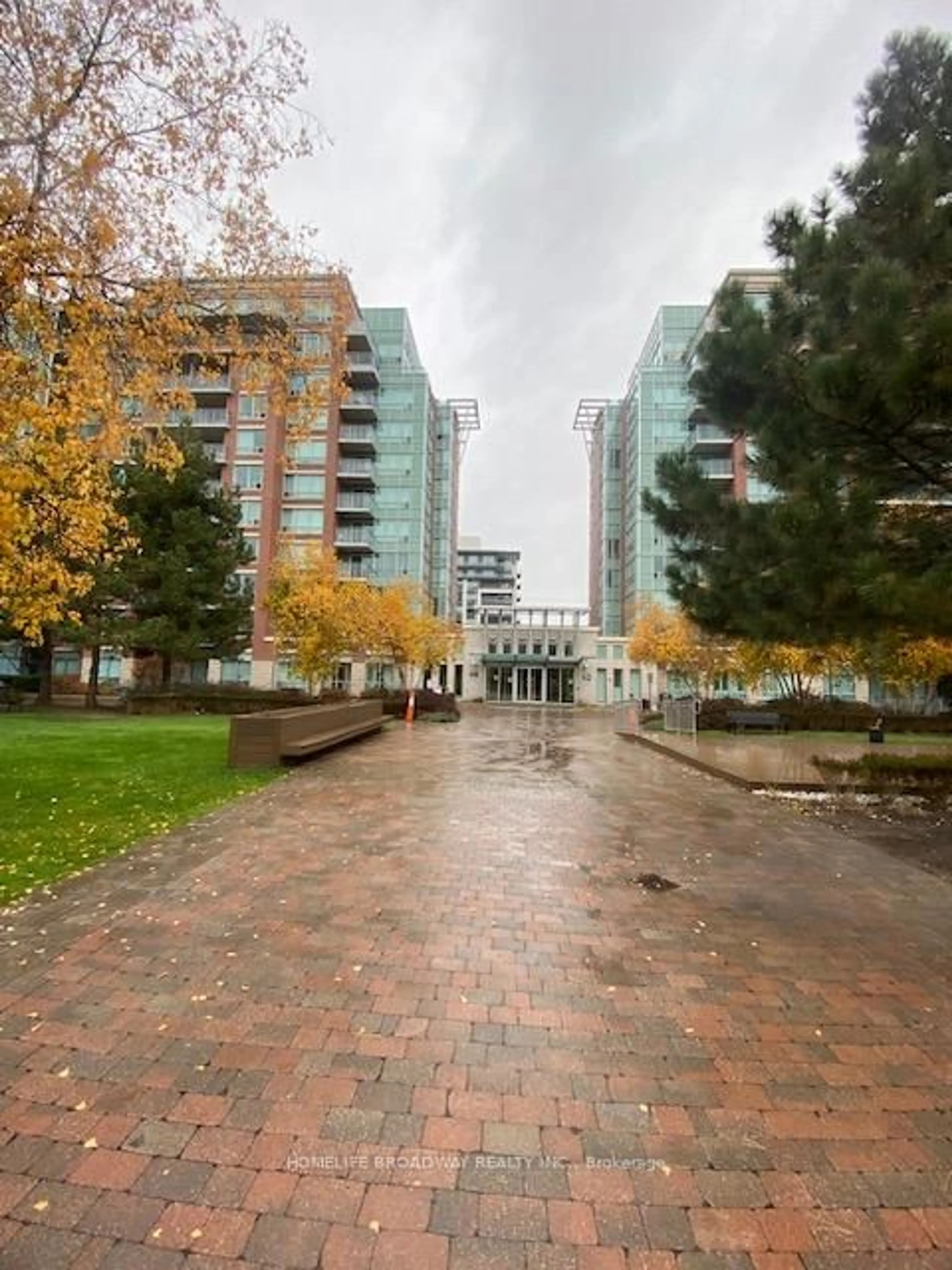 Patio, street for 48 Suncrest Blvd #911, Markham Ontario L3T 7Y5