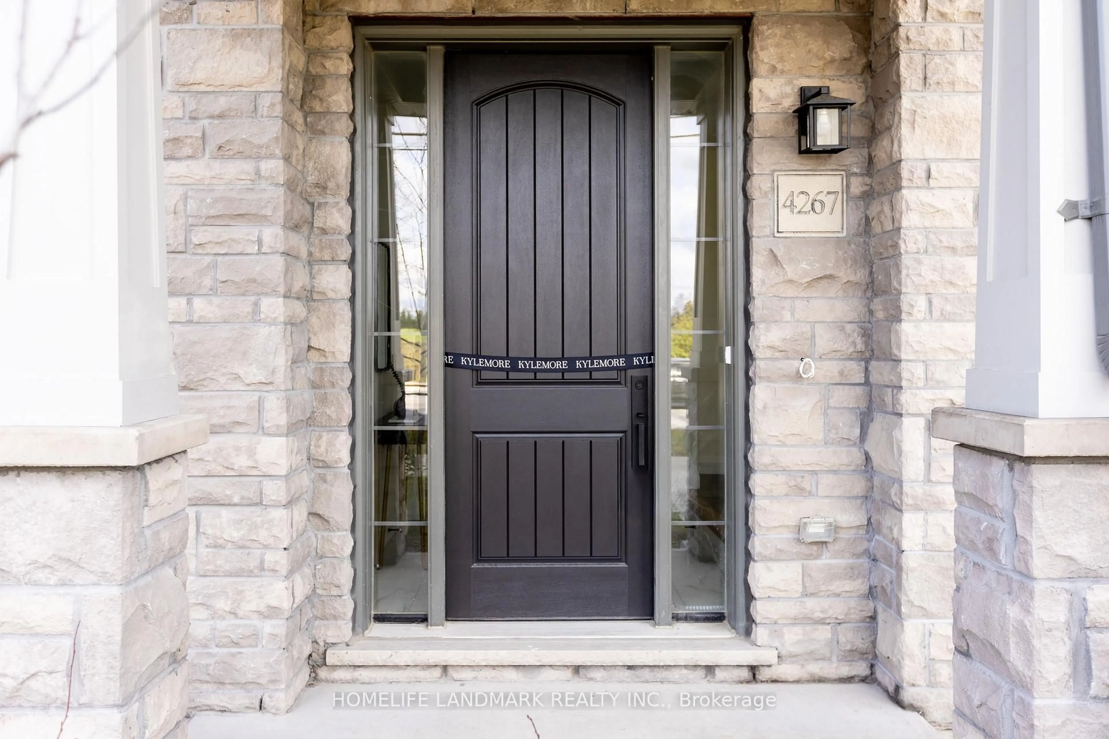 Indoor entryway for 4267 Major Mackenzie Dr, Markham Ontario L6C 3L5