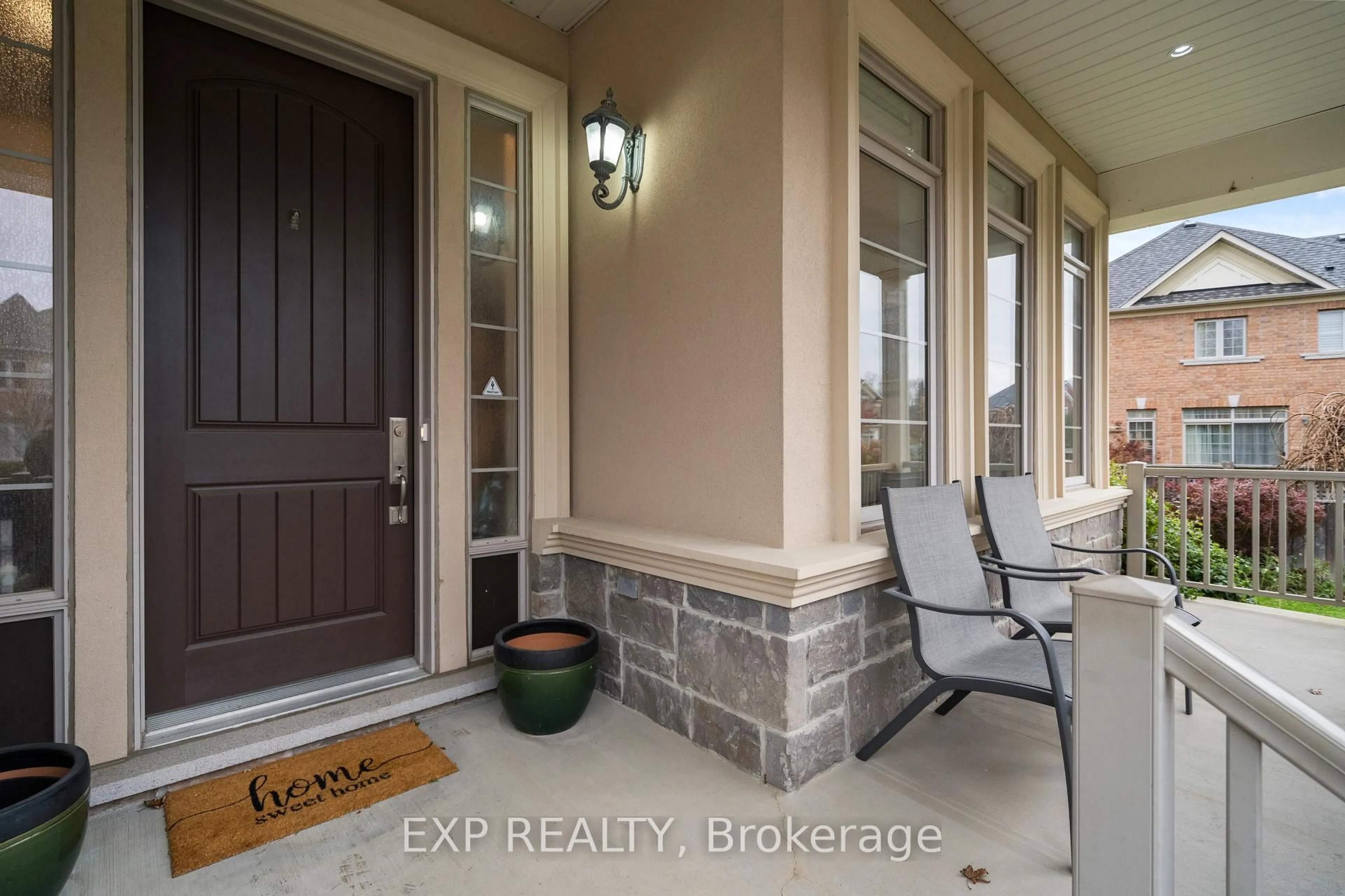 Indoor entryway for 6 Mcmahon Crt, Richmond Hill Ontario L4E 0T6
