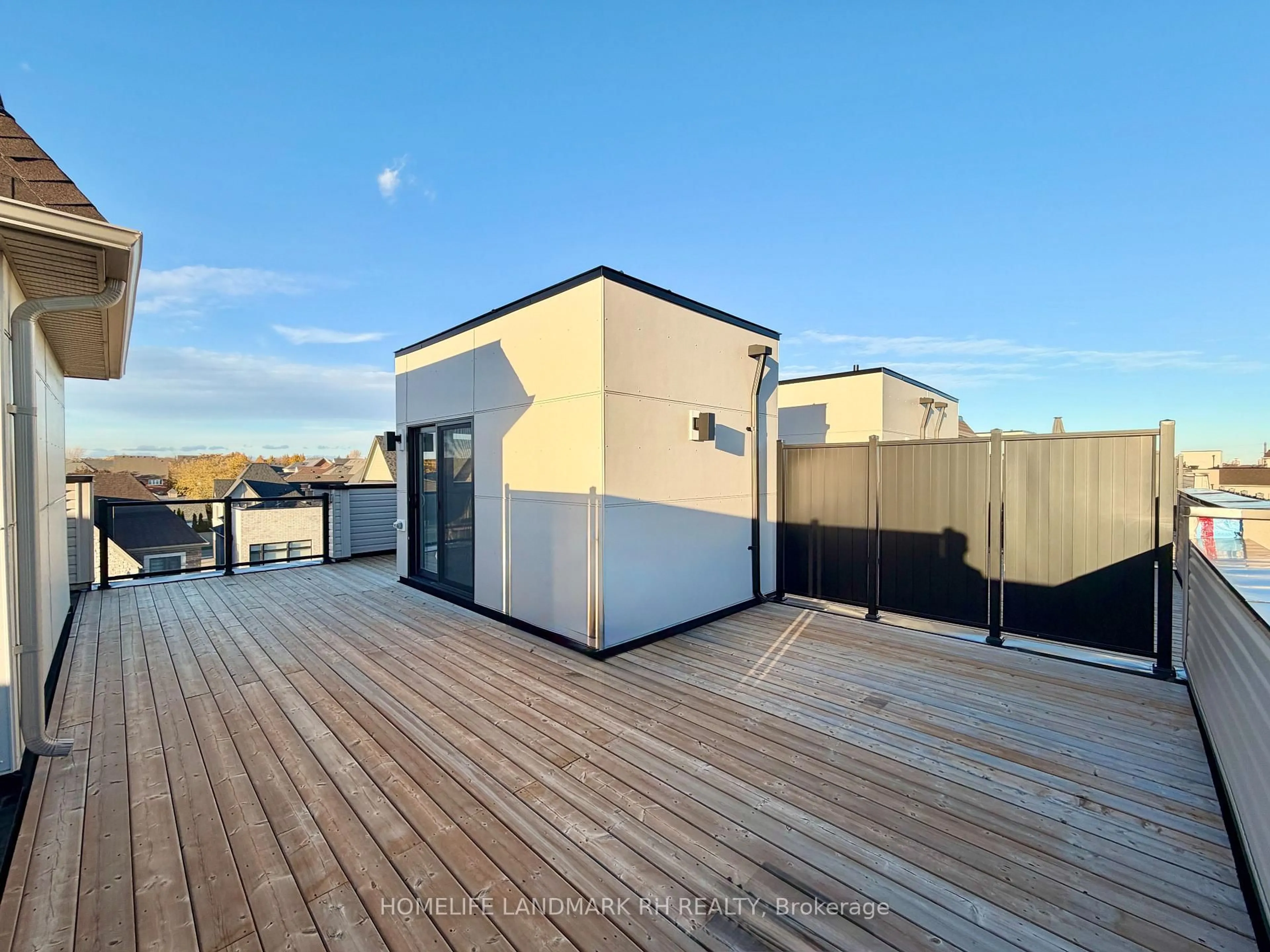 A pic from outside/outdoor area/front of a property/back of a property/a pic from drone, unknown for 100 Guardhouse Cres, Markham Ontario L6C 3J9