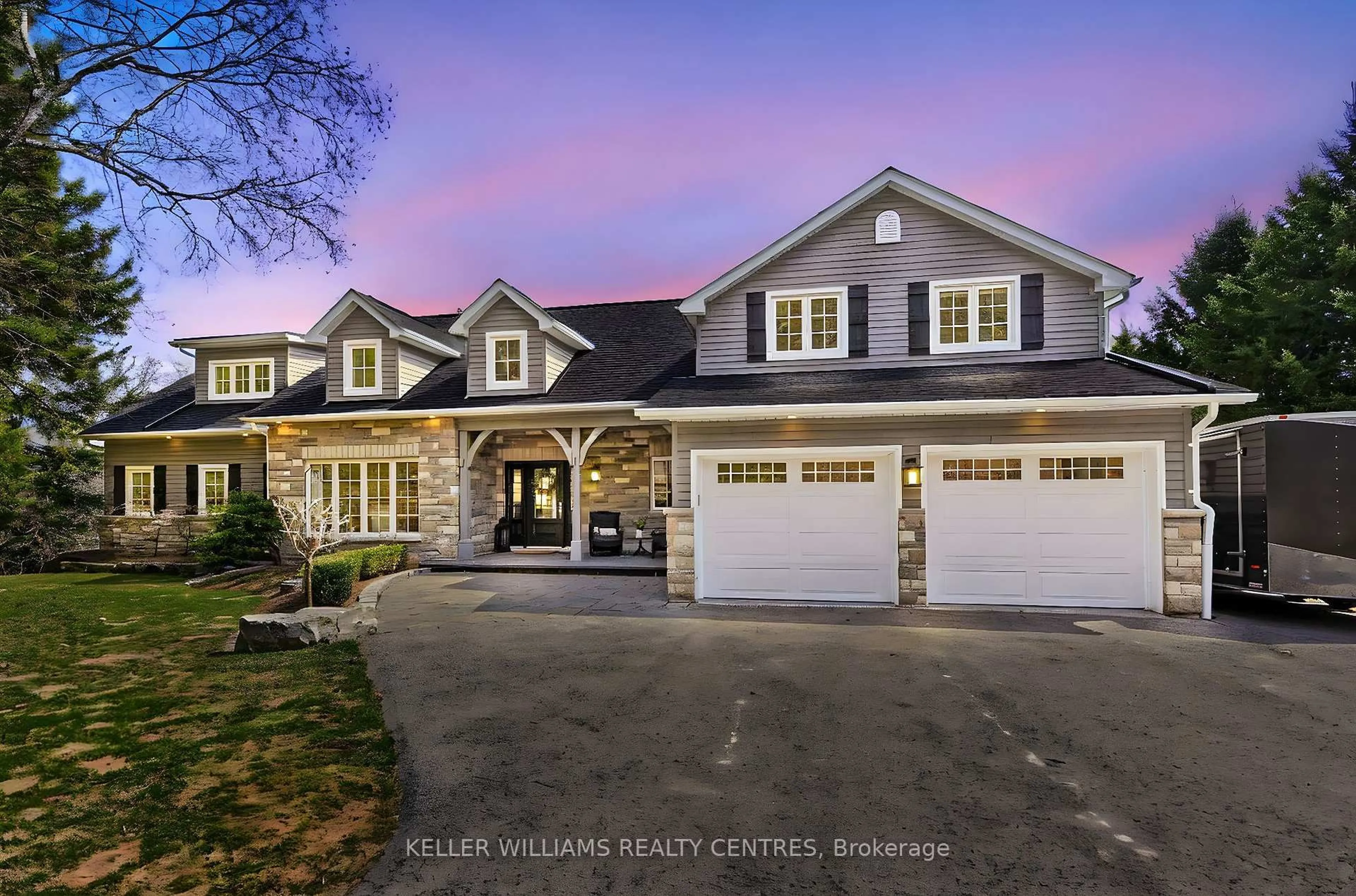 Home with vinyl exterior material, street for 17781 Mccowan Rd, East Gwillimbury Ontario L0G 1E0