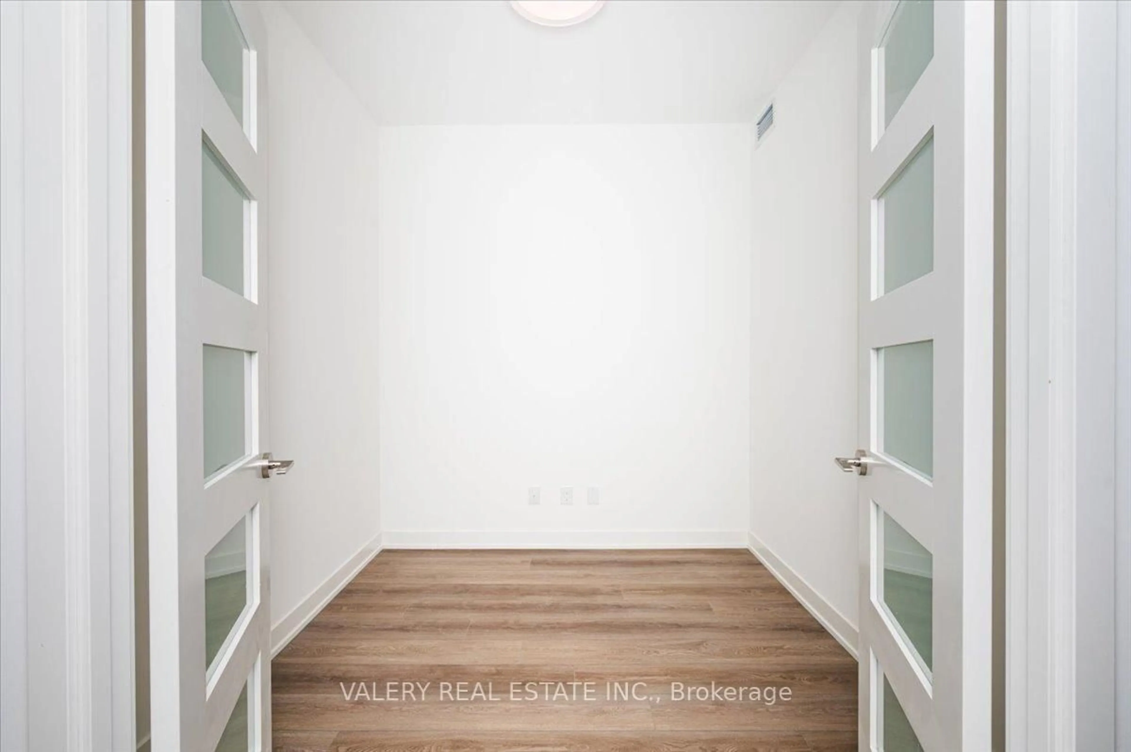 Indoor entryway for 8119 Birchmount Rd #1213, Markham Ontario L6G 0H6