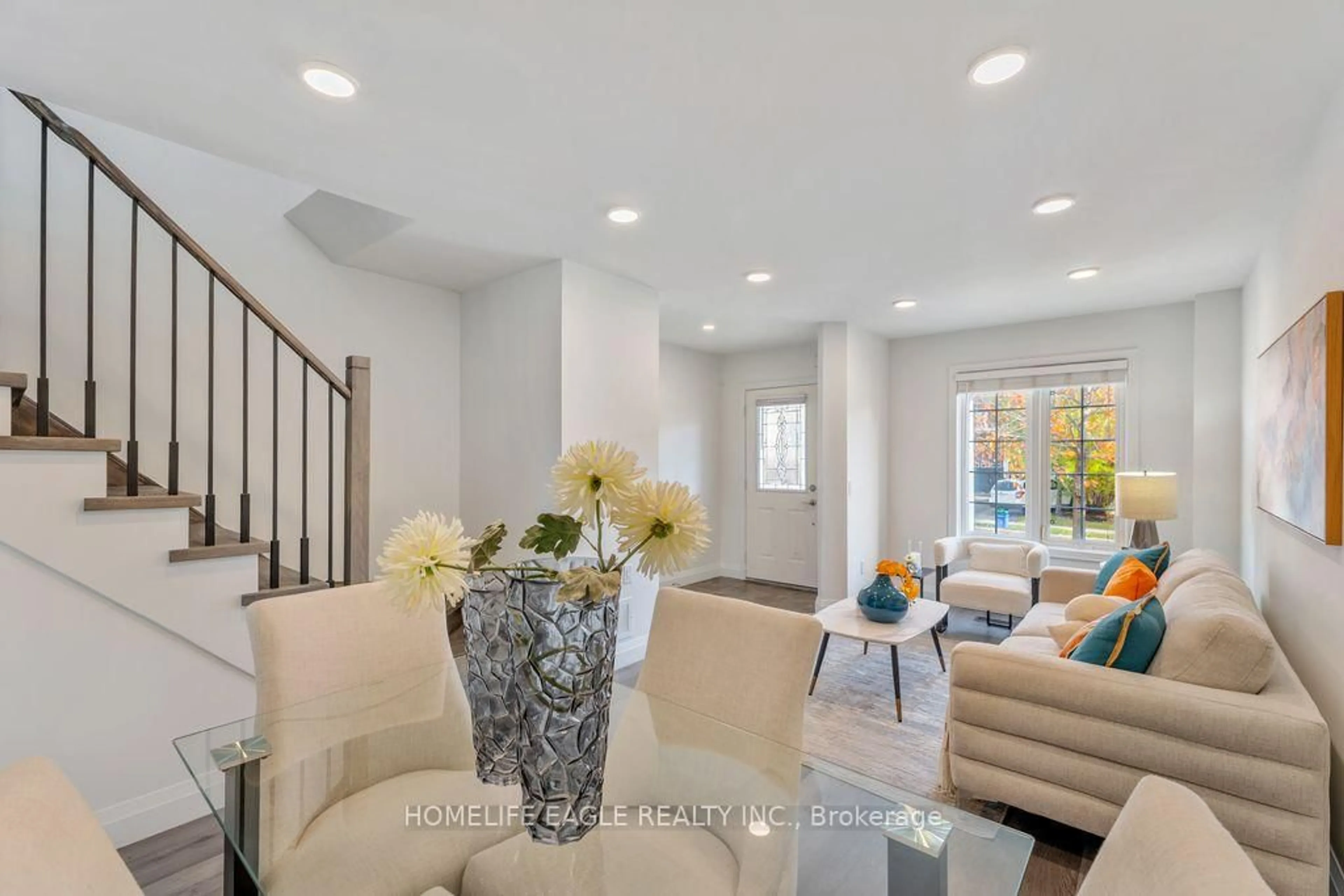 Living room with furniture, ceramic/tile floor for 184 Knapton Dr, Newmarket Ontario L3X 3B5