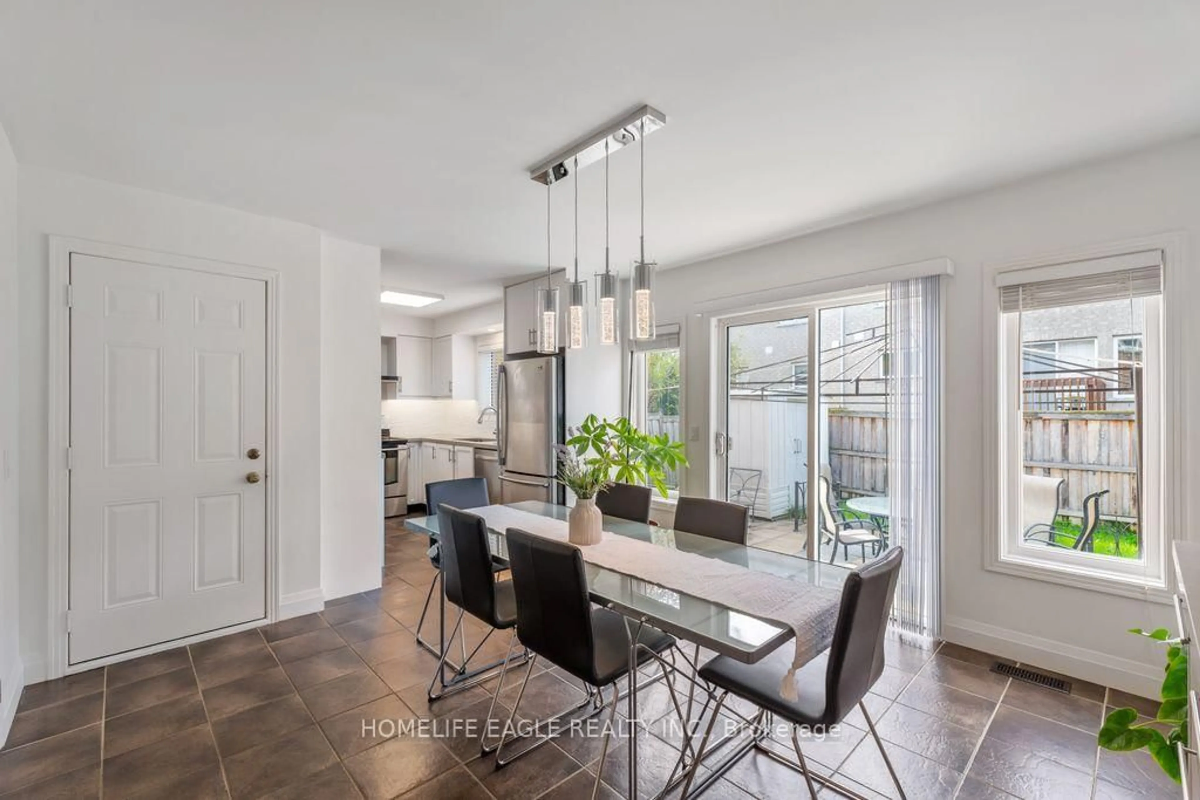 Unknown for 184 Knapton Dr, Newmarket Ontario L3X 3B5