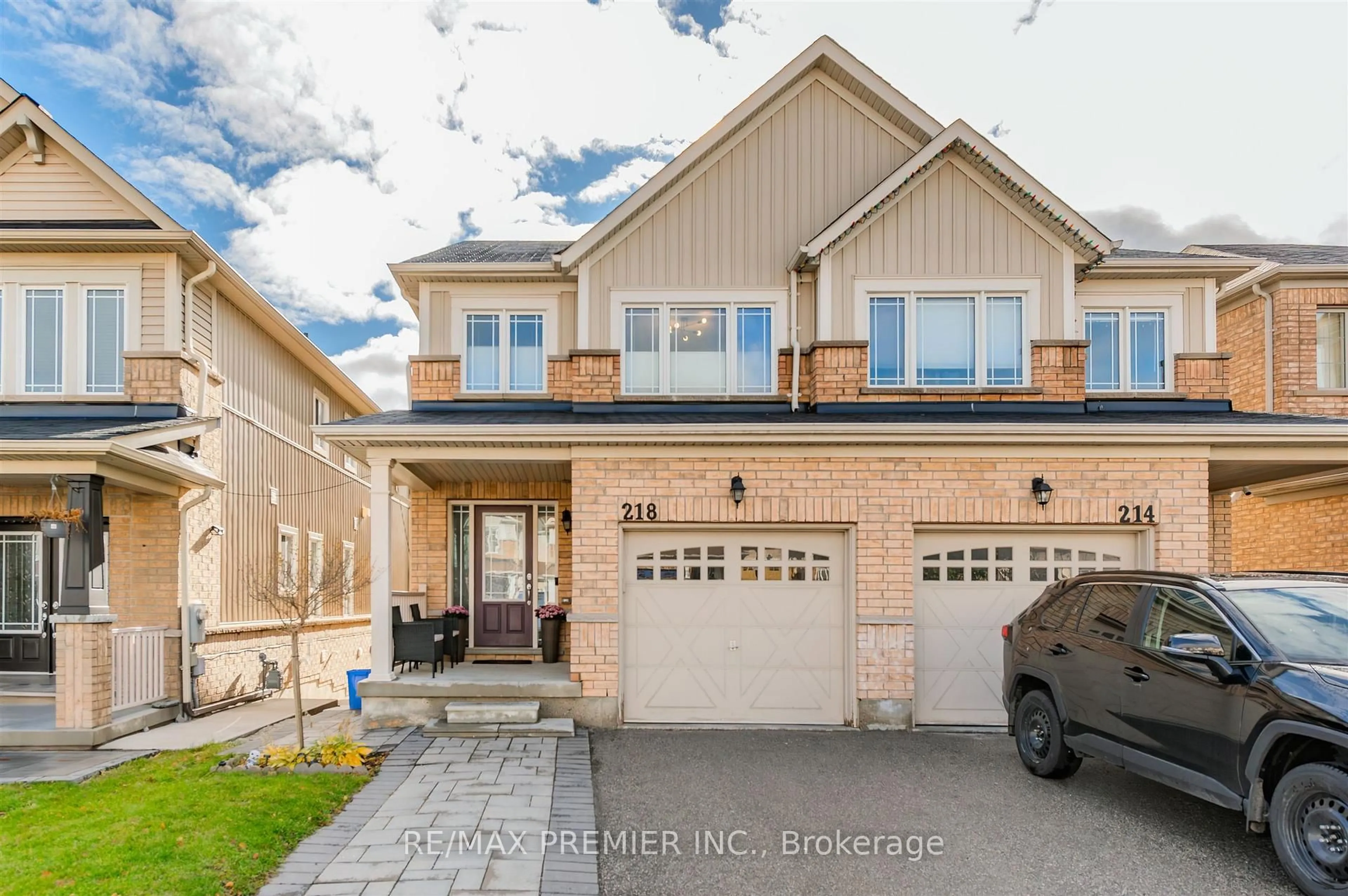 Home with brick exterior material, street for 218 Orr Dr, Bradford West Gwillimbury Ontario L3Z 0B9