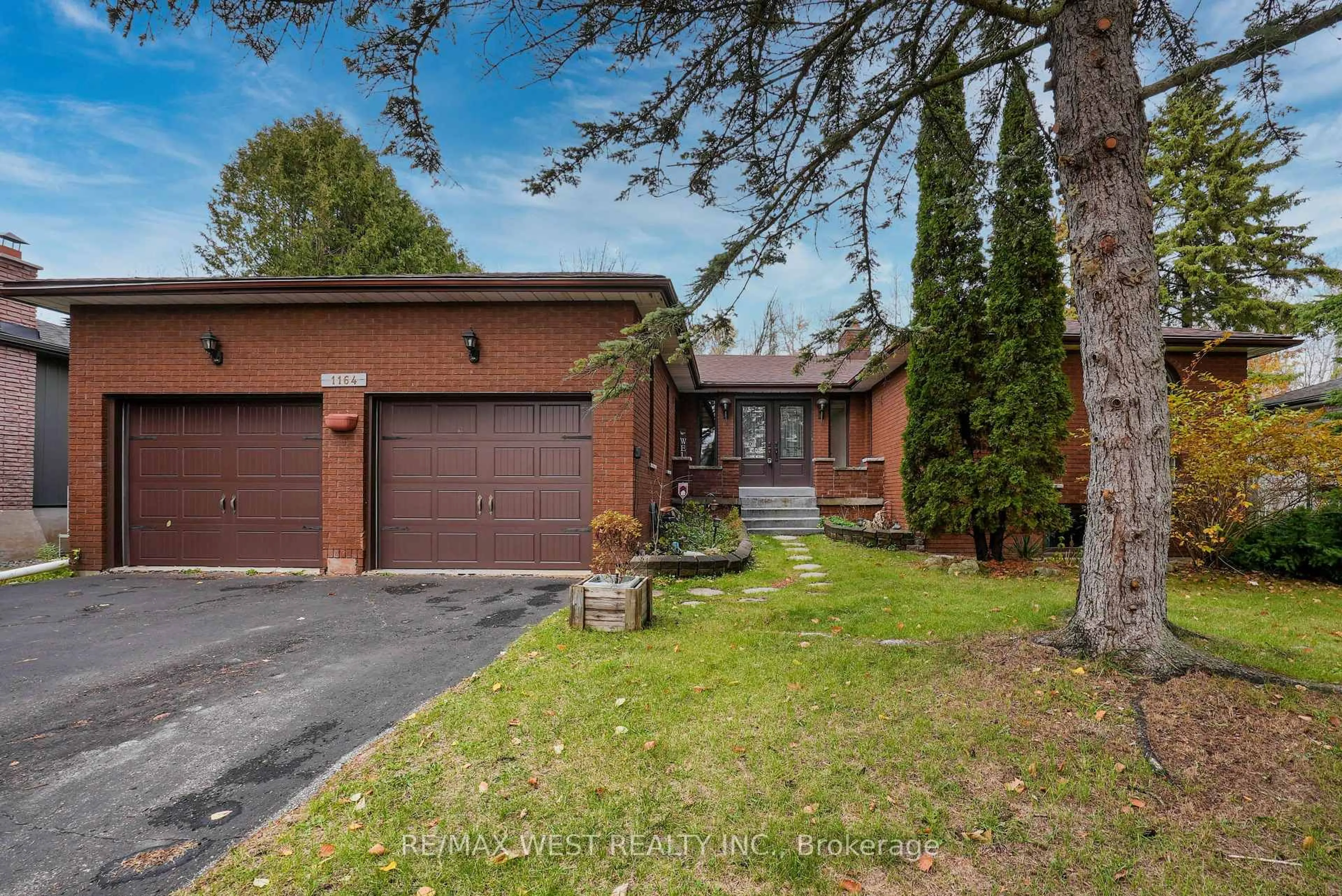 Home with brick exterior material, street for 1164 North Shore Dr, Innisfil Ontario L0L 1R0