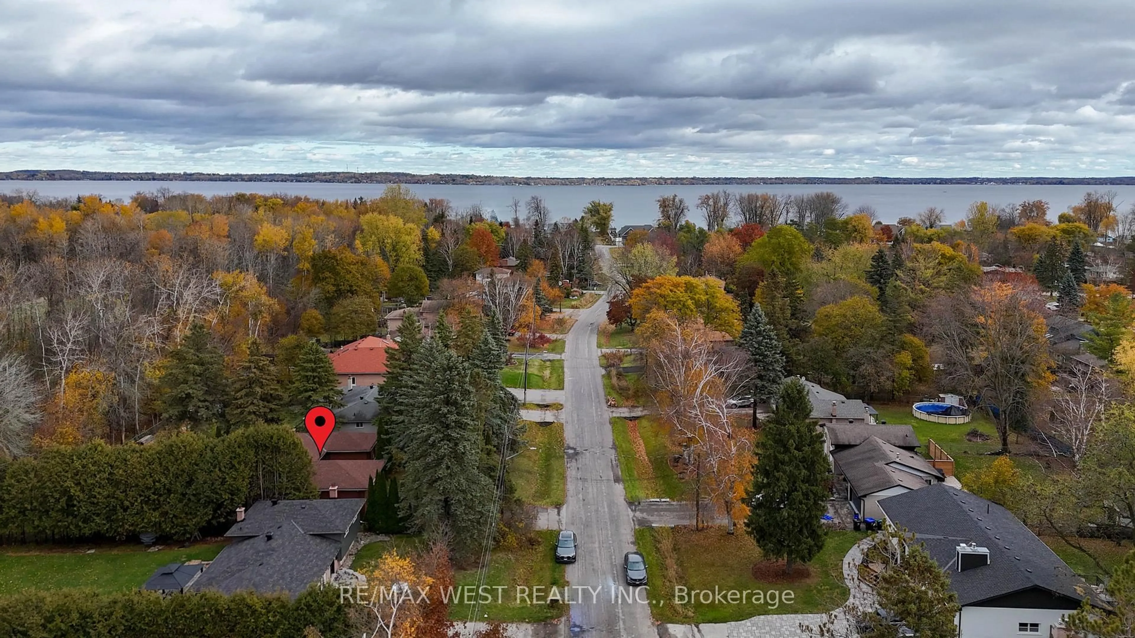 A pic from outside/outdoor area/front of a property/back of a property/a pic from drone, unknown for 1164 North Shore Dr, Innisfil Ontario L0L 1R0