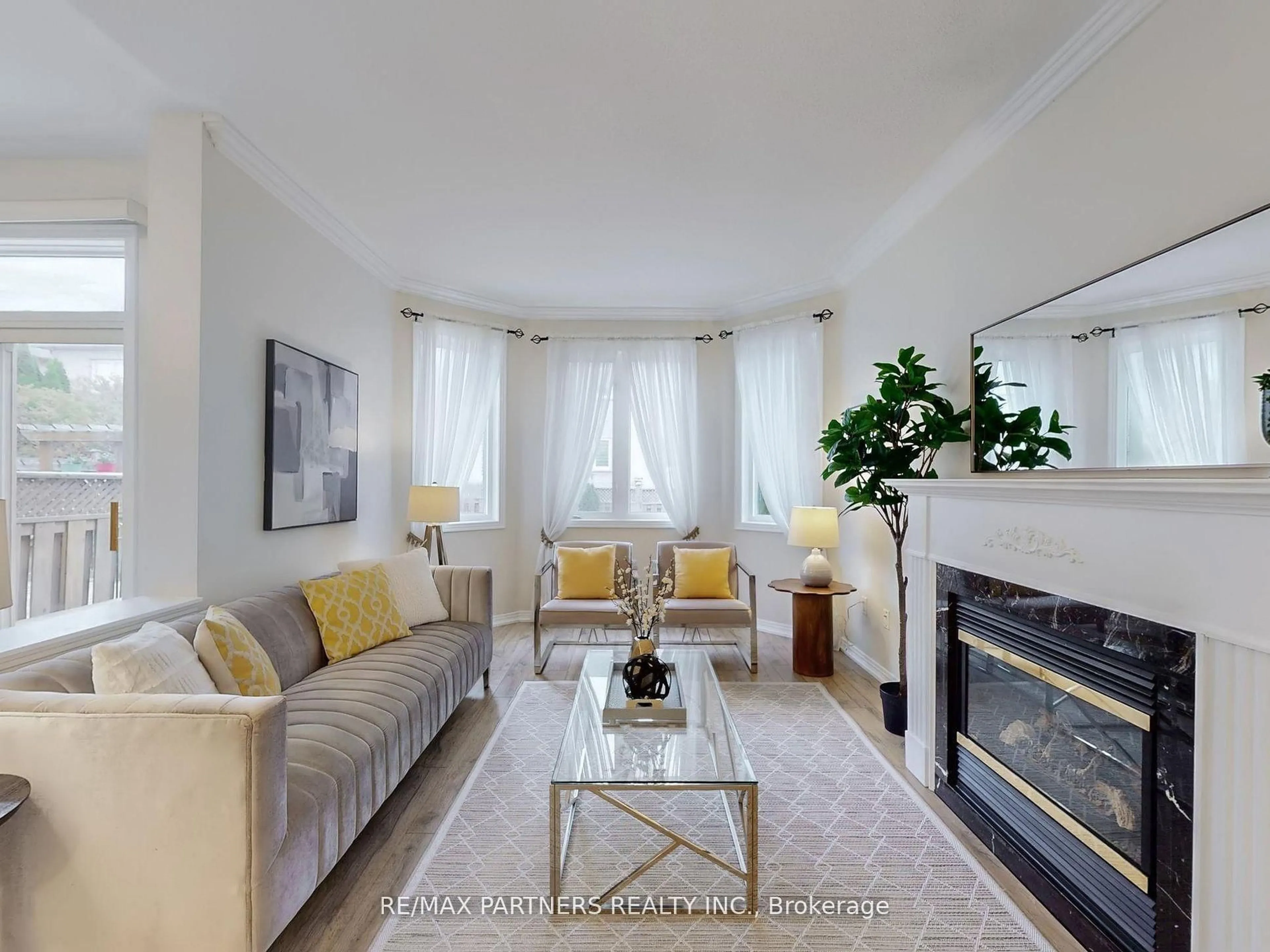 Living room with furniture, unknown for 10 Whitford Rd, Markham Ontario L6C 2J3