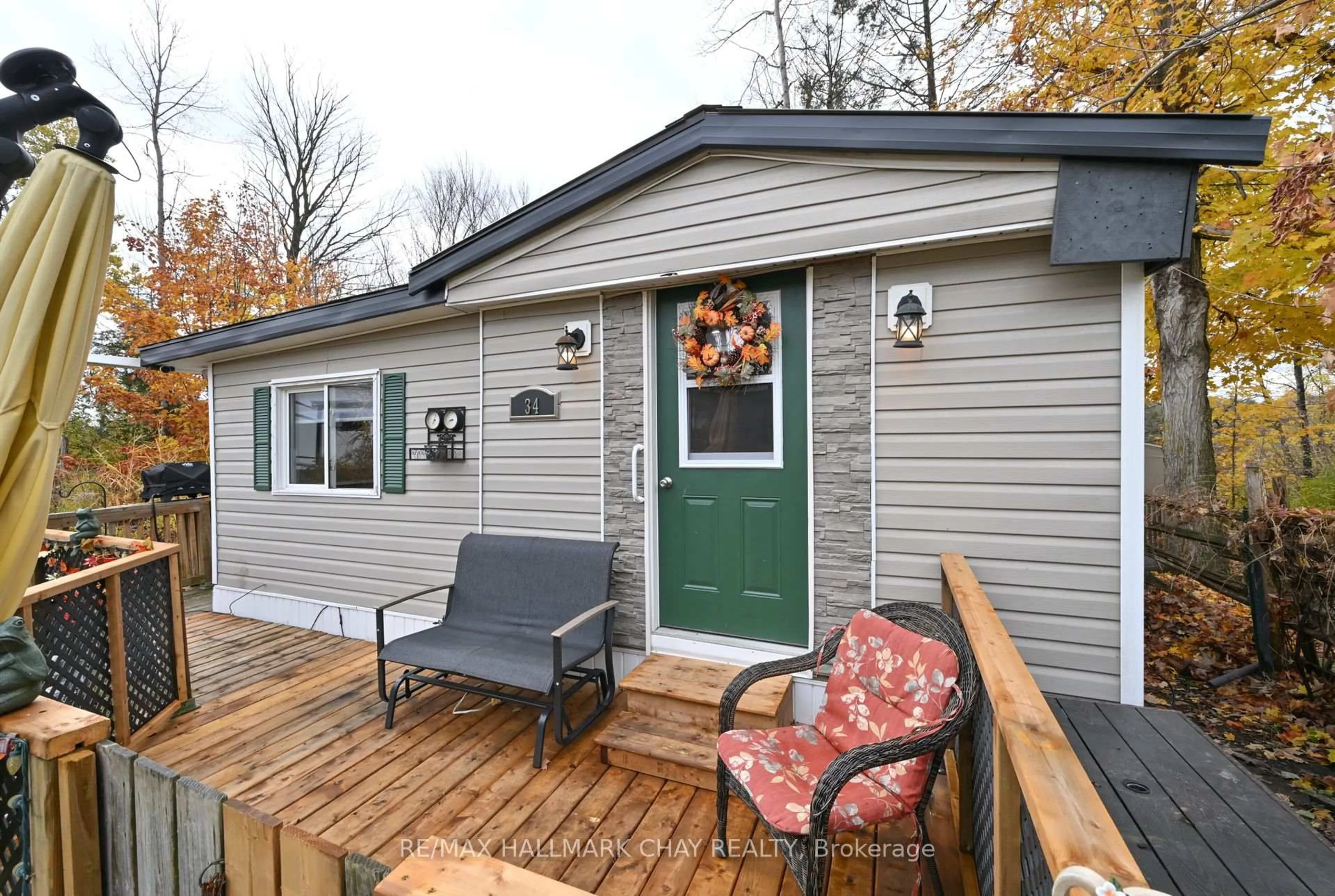 Home with vinyl exterior material, unknown for 6047 Hwy 89 #Lot 34, New Tecumseth Ontario L9R 1V7