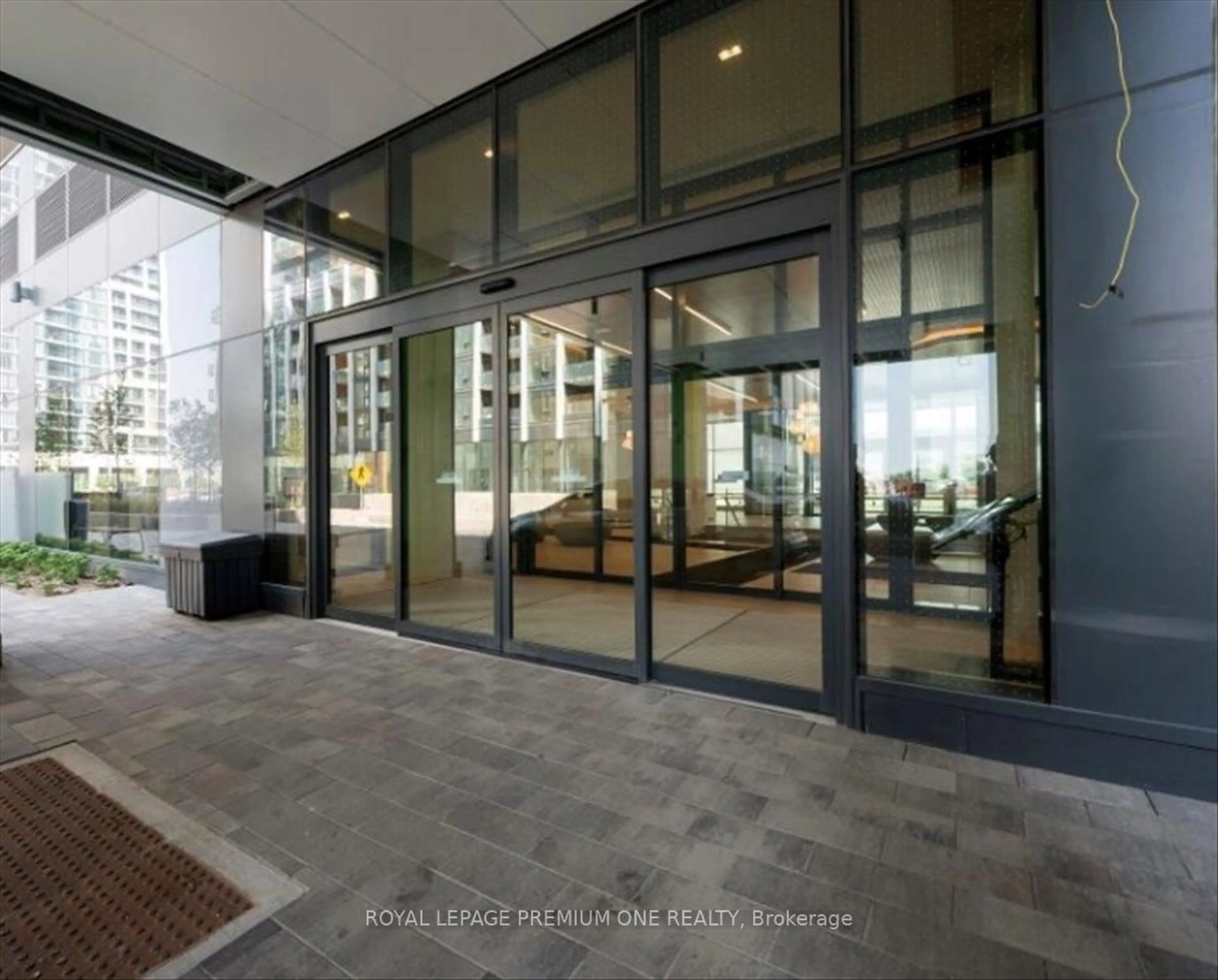 Indoor foyer for 8960 Jane St #2102, Vaughan Ontario L4K 0N9