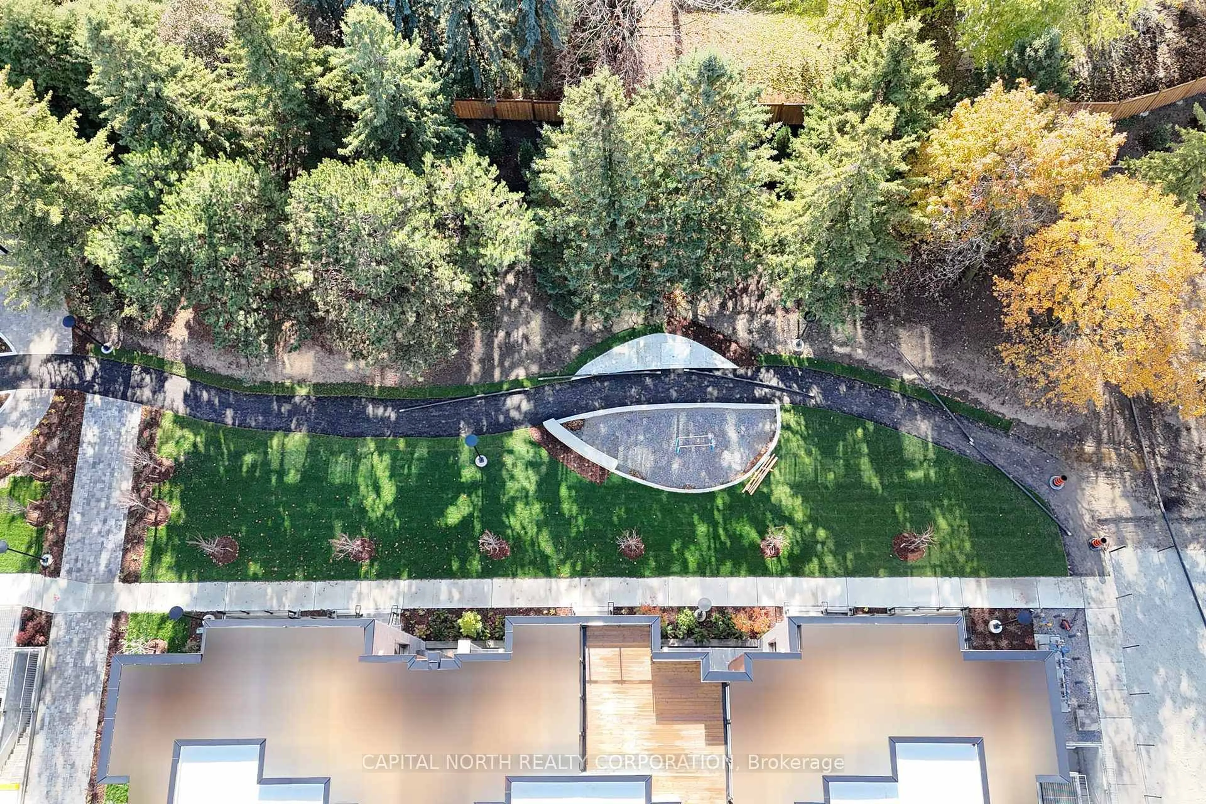 Unknown for 26 Lytham green Circ #8, Newmarket Ontario L3Y 0H5