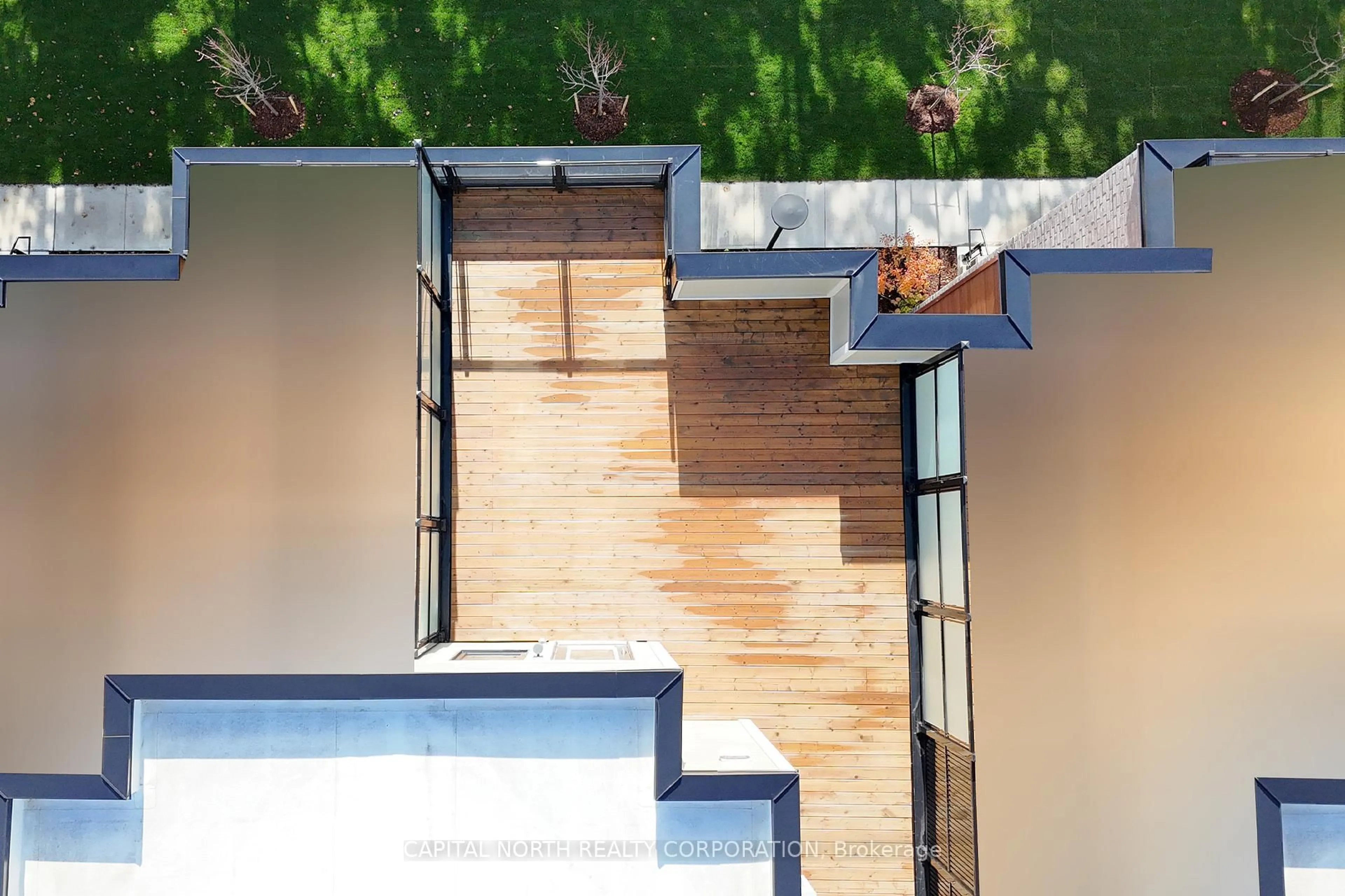 Unknown for 26 Lytham green Circ #8, Newmarket Ontario L3Y 0H5