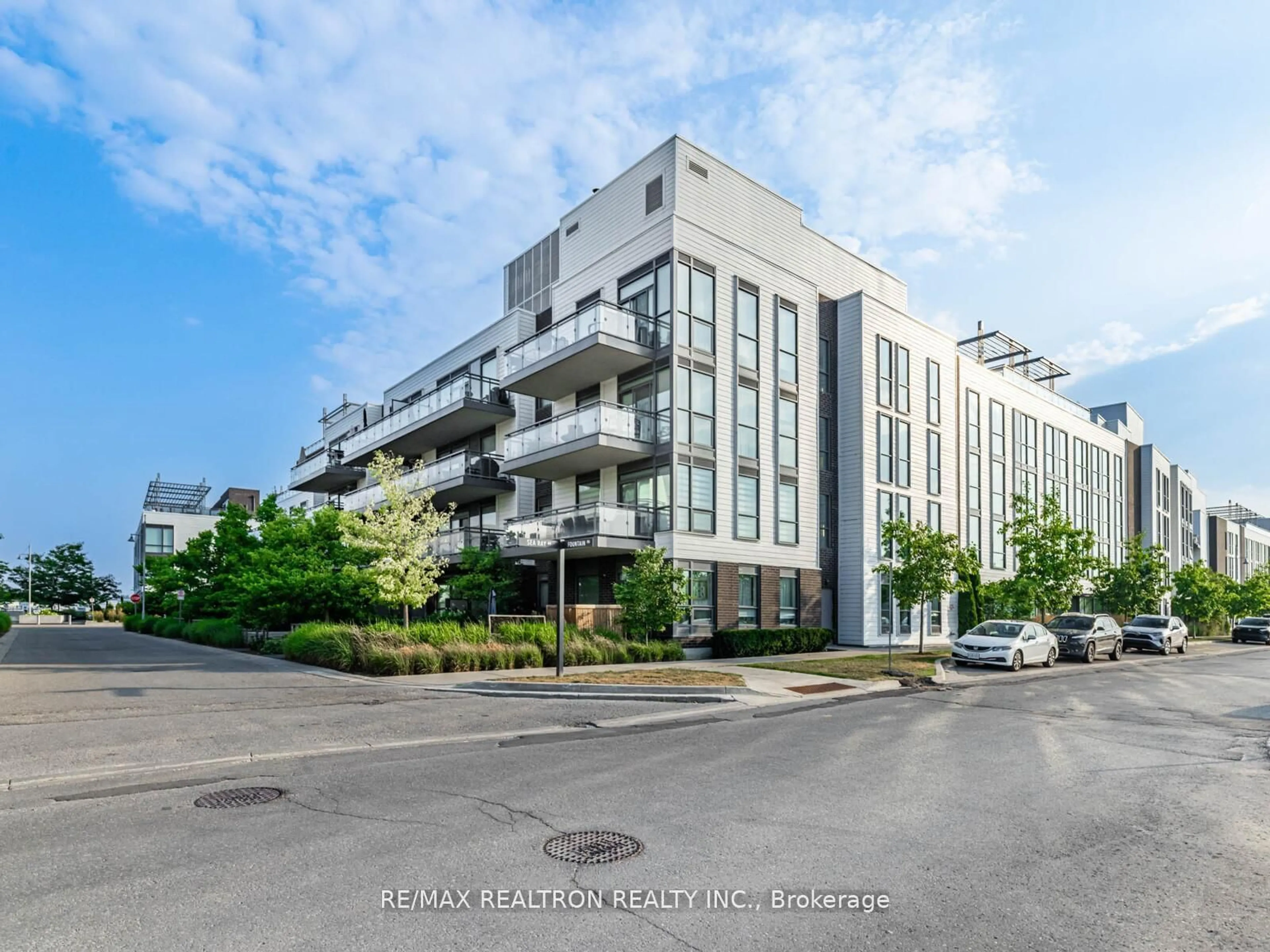 A pic from outside/outdoor area/front of a property/back of a property/a pic from drone, unknown for 271 Sea Ray Ave #B303, Innisfil Ontario L9S 0J4