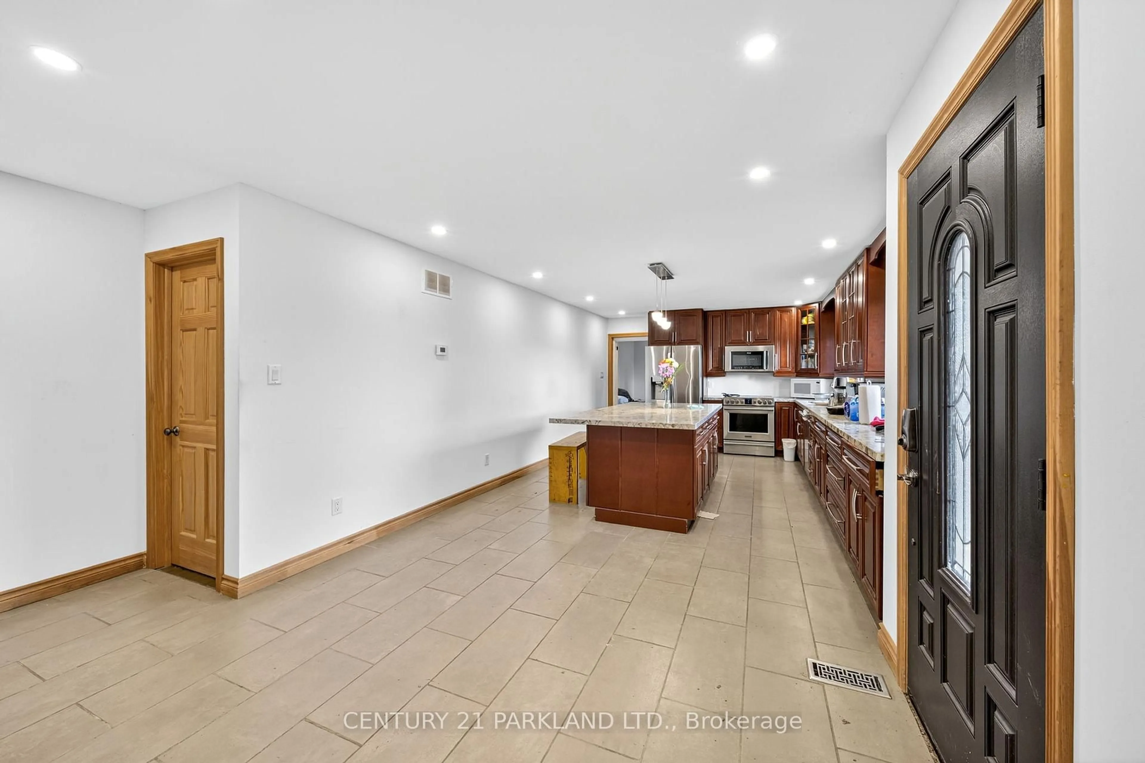 Unknown for 2448 Holborn Rd, East Gwillimbury Ontario L0G 1R0