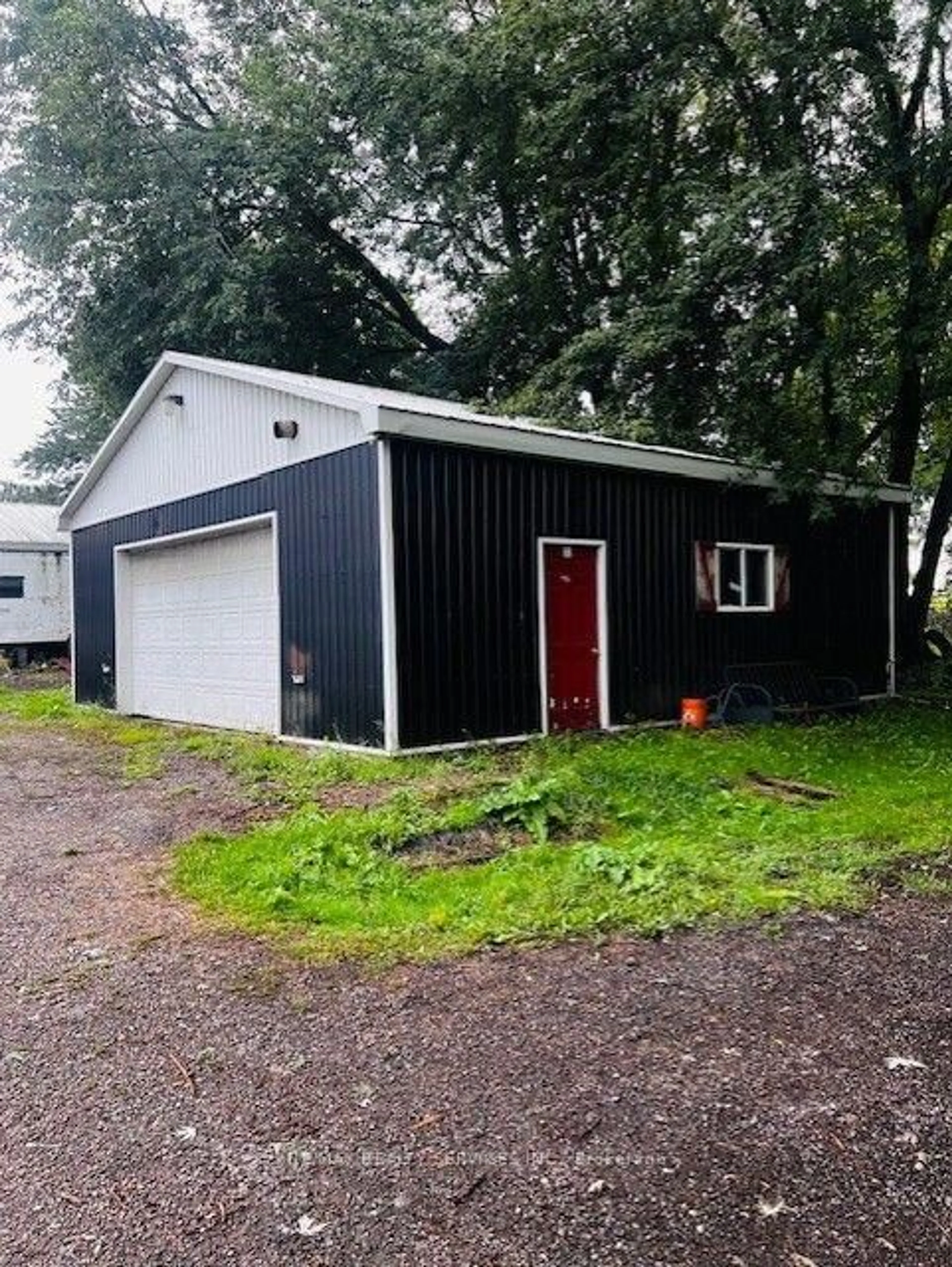 Shed for 6429 3rd Line, New Tecumseth Ontario L0G 1W0