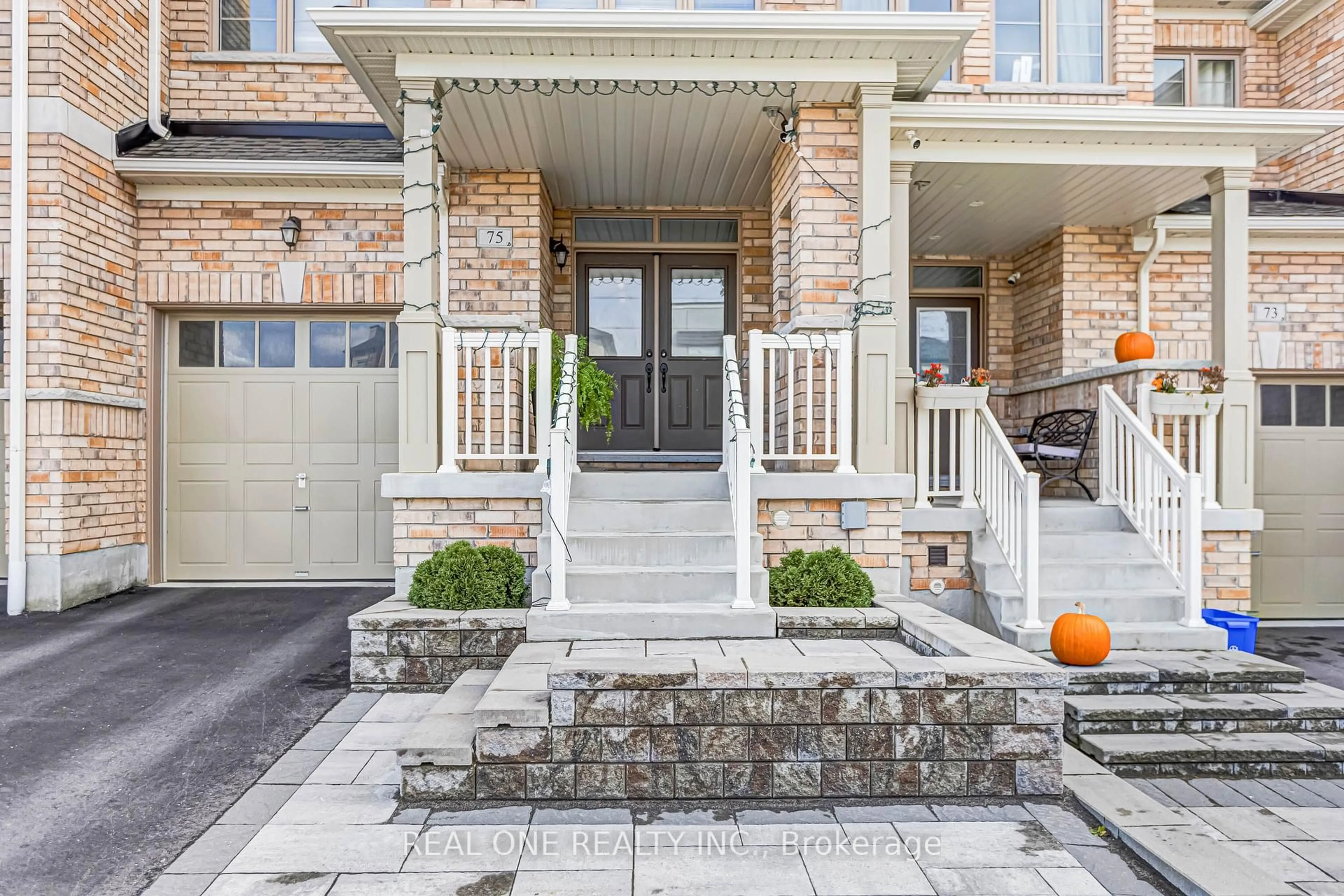 Unknown for 75 Fallharvest Way Rd, Whitchurch-Stouffville Ontario L4A 4W4