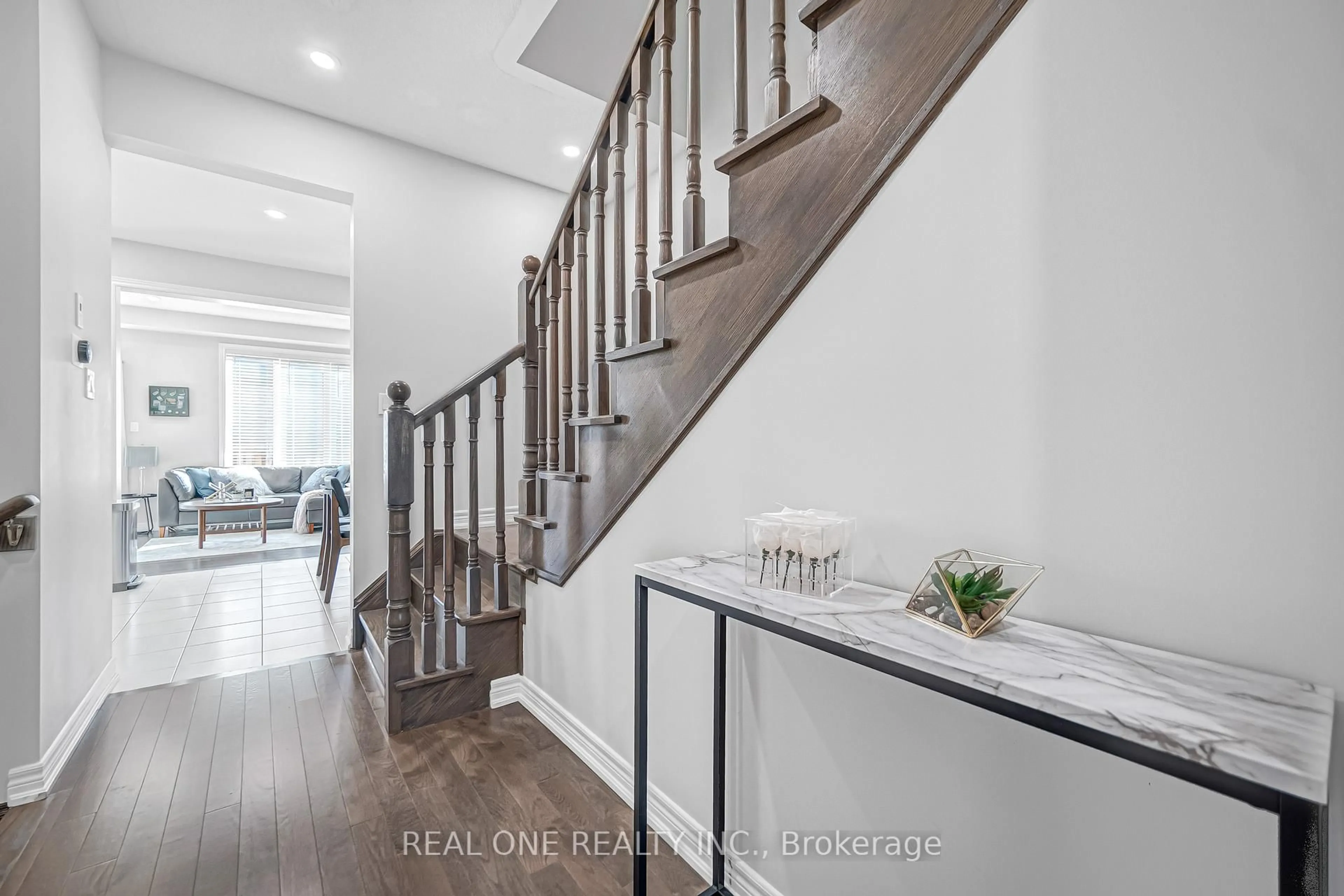 Stairs for 75 Fallharvest Way Rd, Whitchurch-Stouffville Ontario L4A 4W4