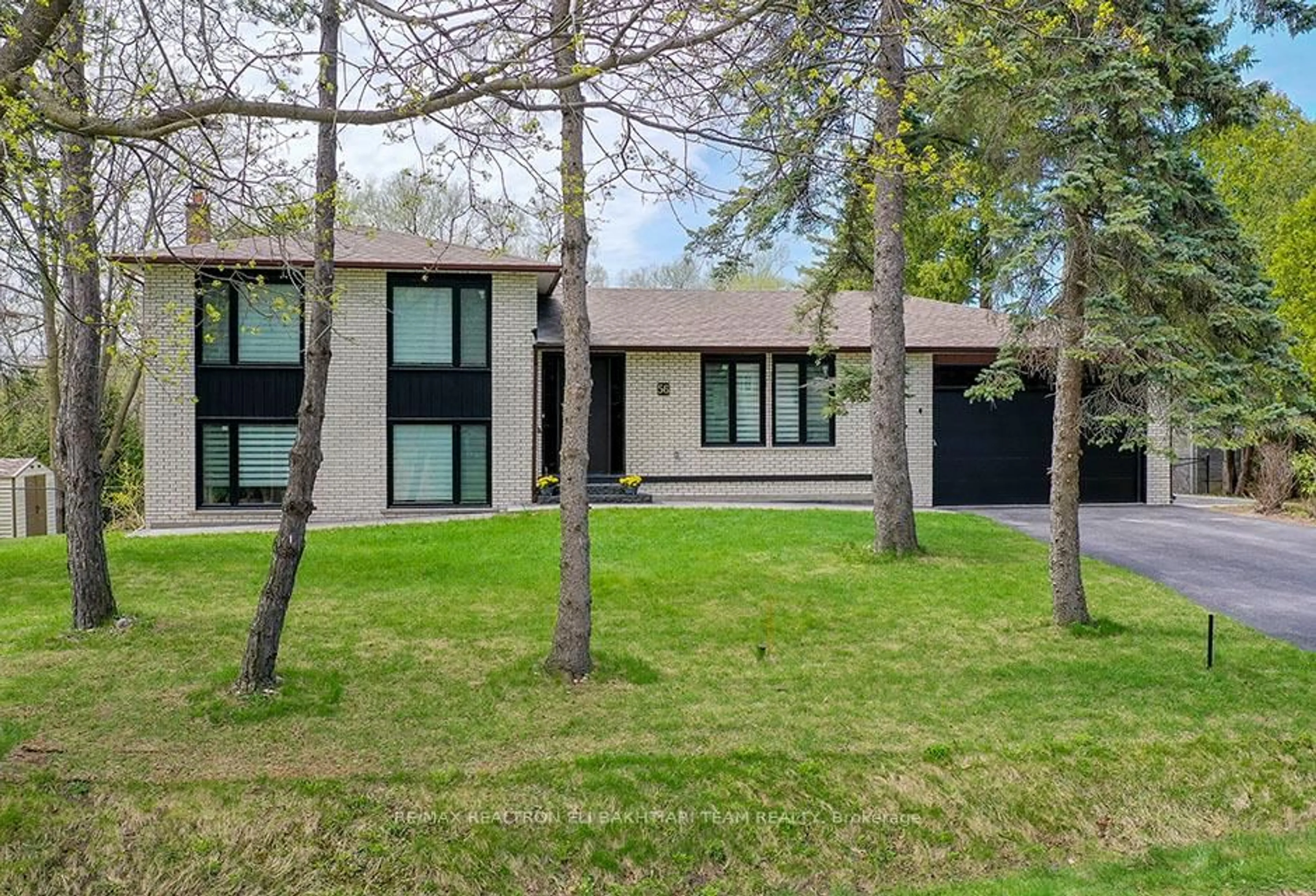 Home with vinyl exterior material, street for 56 Cynthia Cres, Richmond Hill Ontario L4E 2P9