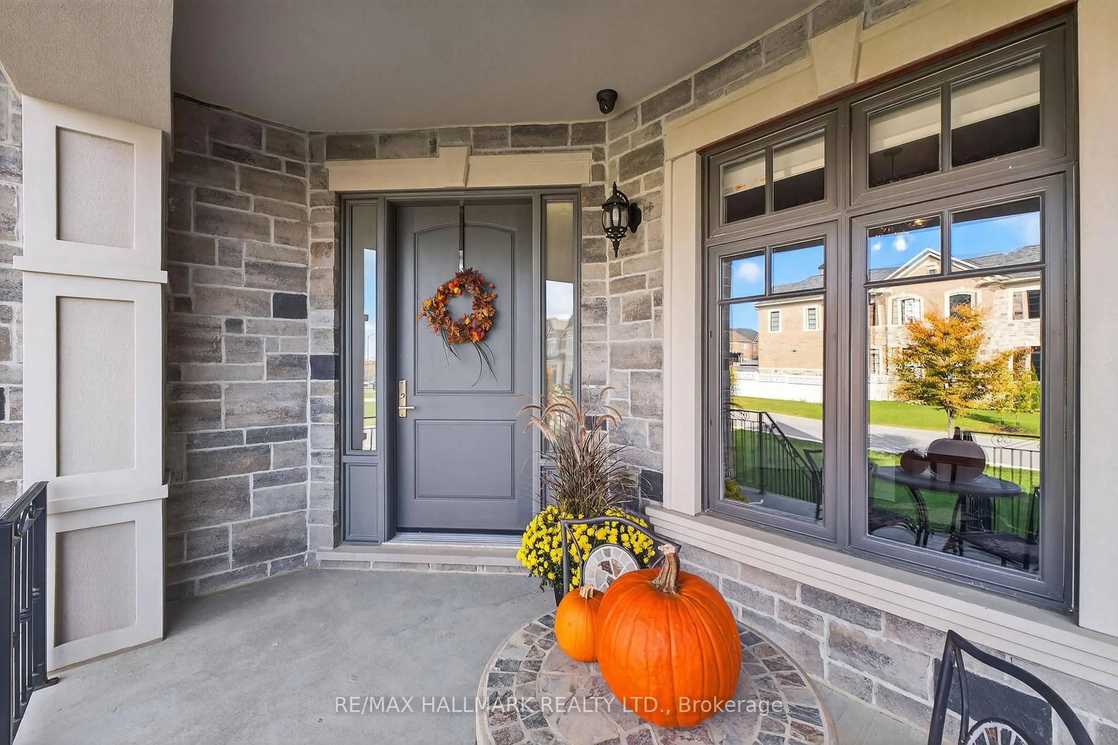 Indoor entryway for 29 Secret Garden Crt, Vaughan Ontario L4H 4N6