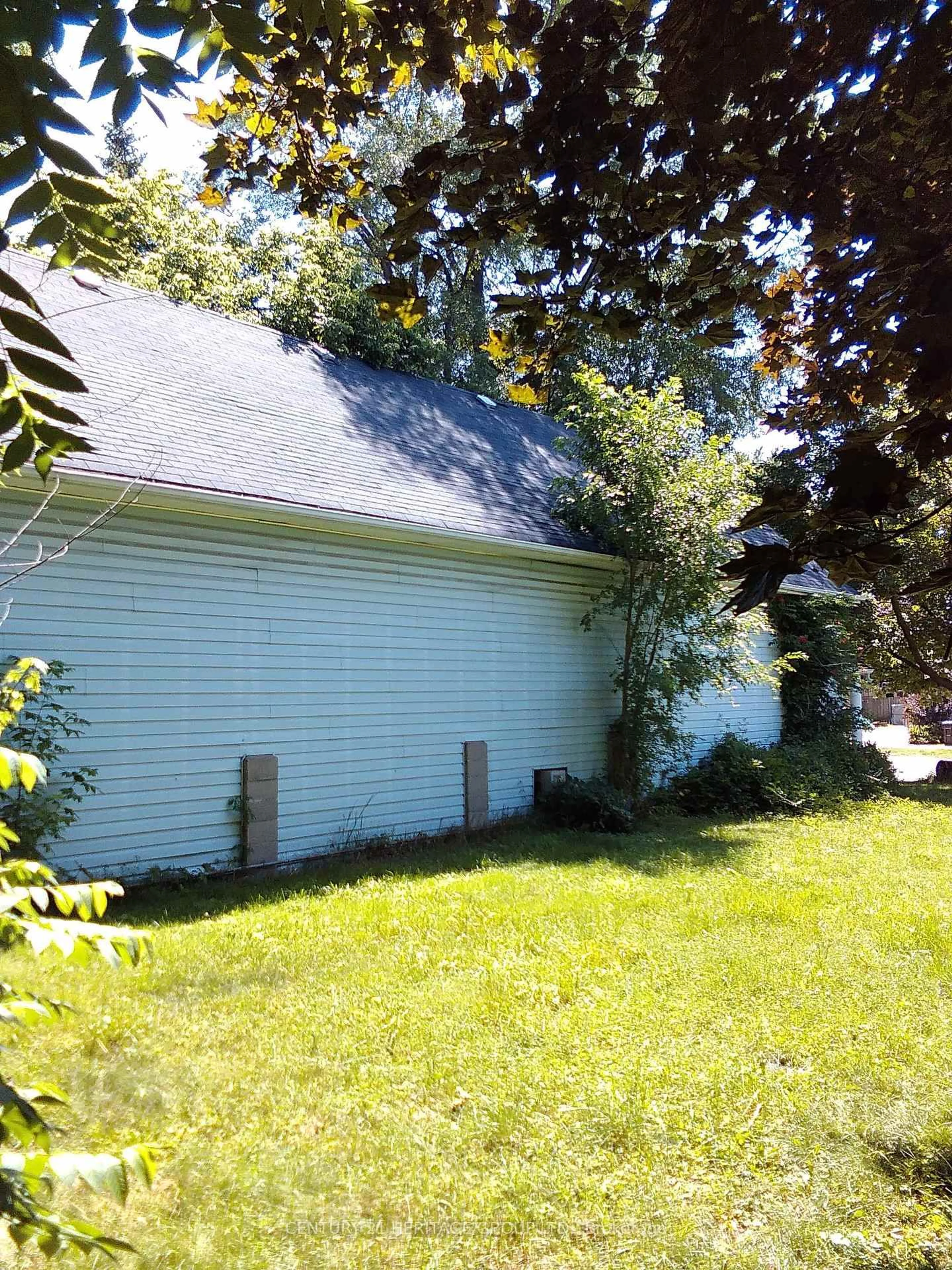 Shed for 8 Richmond St, New Tecumseth Ontario L0G 1W0