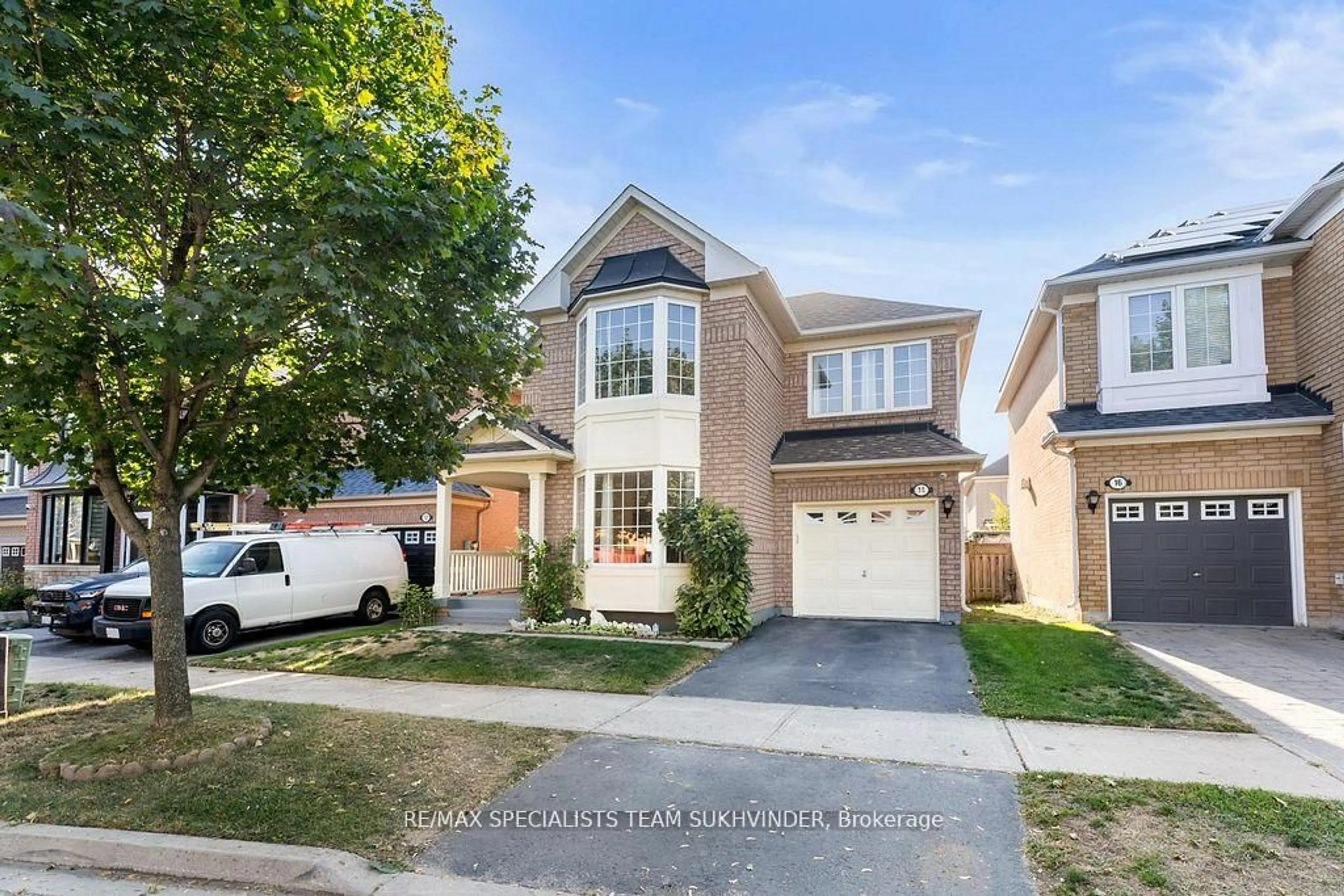 Home with brick exterior material, street for 14 Tower Bridge Cres, Markham Ontario L6C 2M8