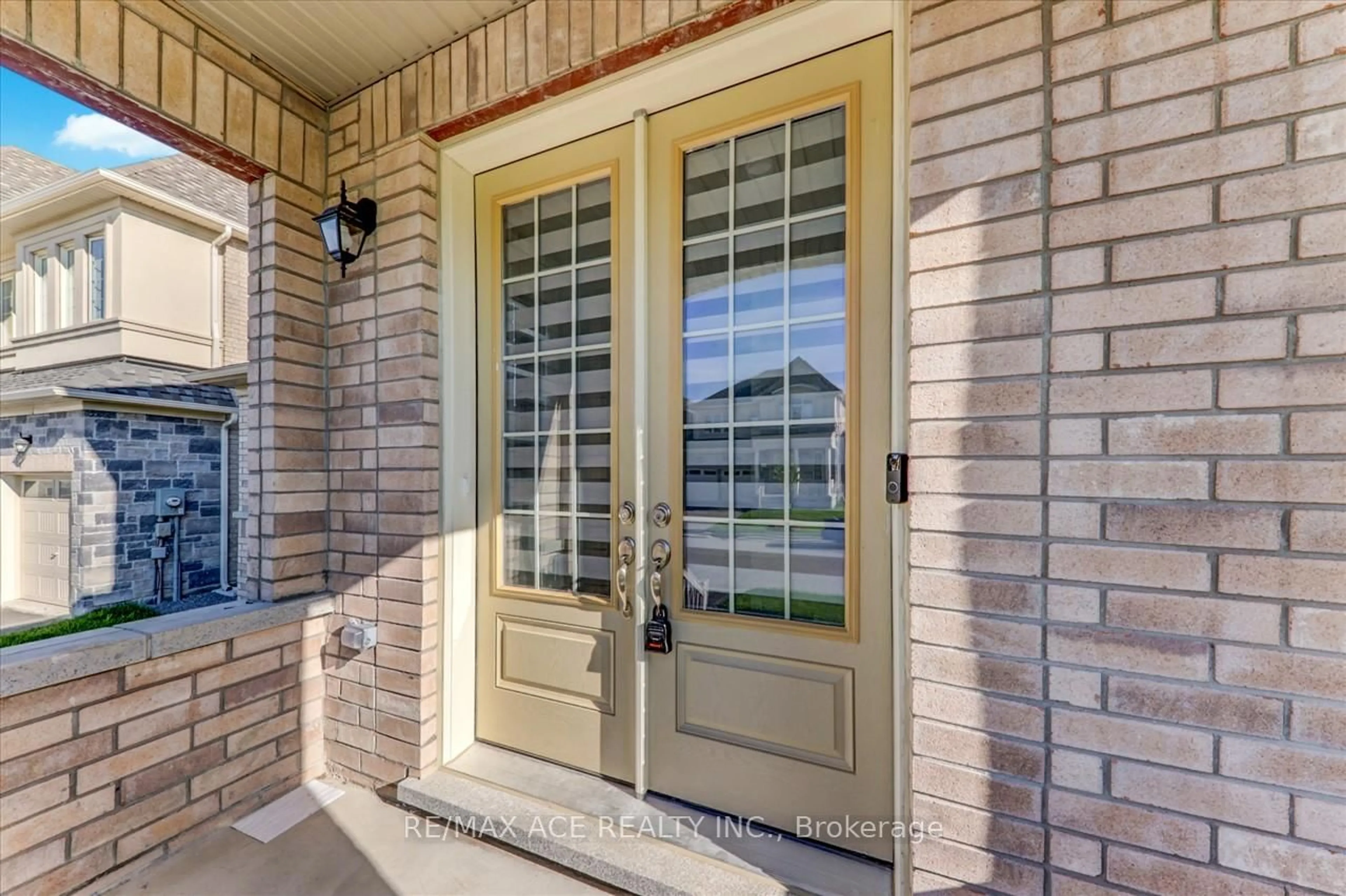 Unknown for 14 Hitching Post Rd, Georgina Ontario L4P 0H9