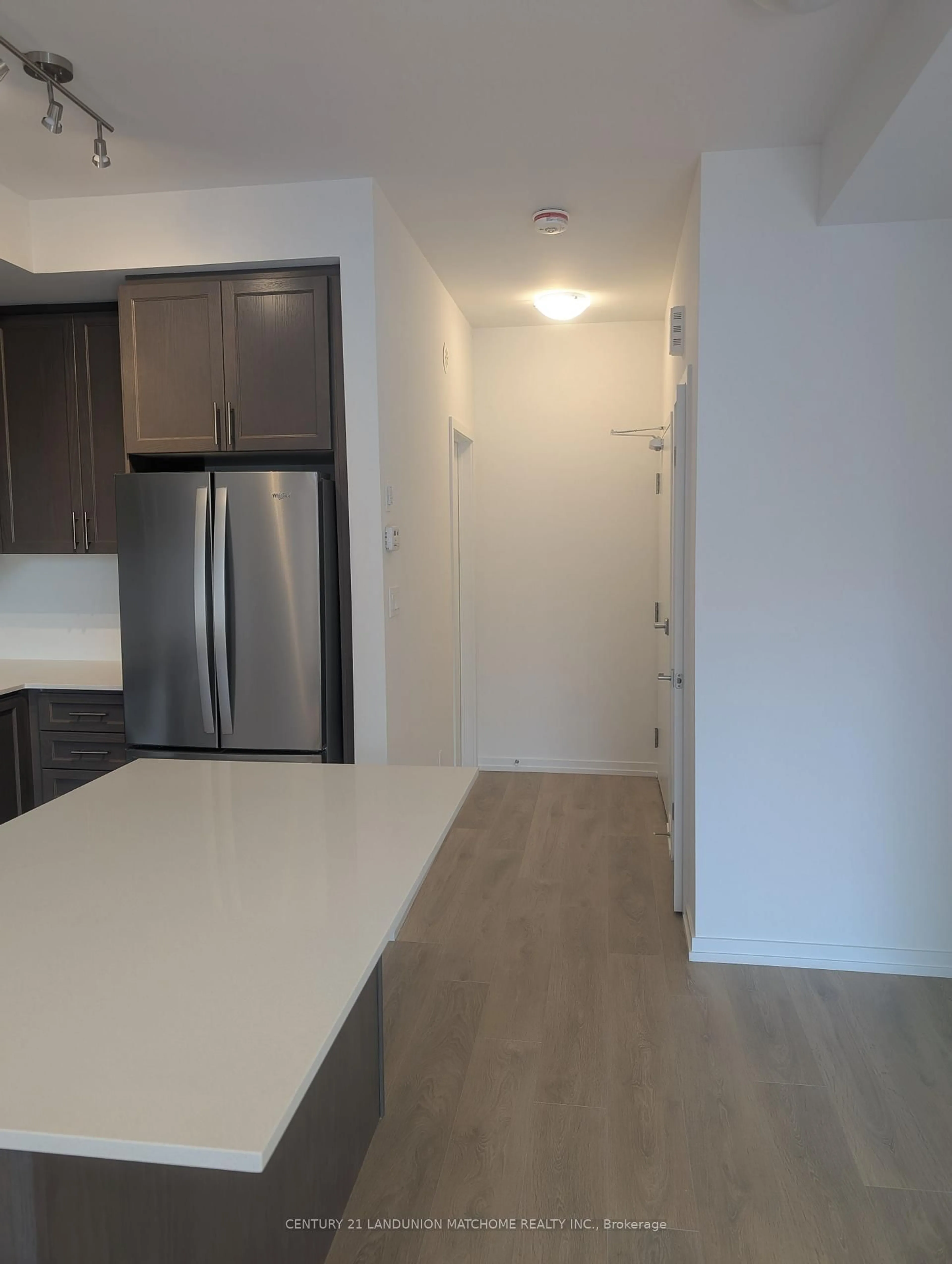 Unknown for 16 Lytham Green Circ #18, Newmarket Ontario L3Y 0C7