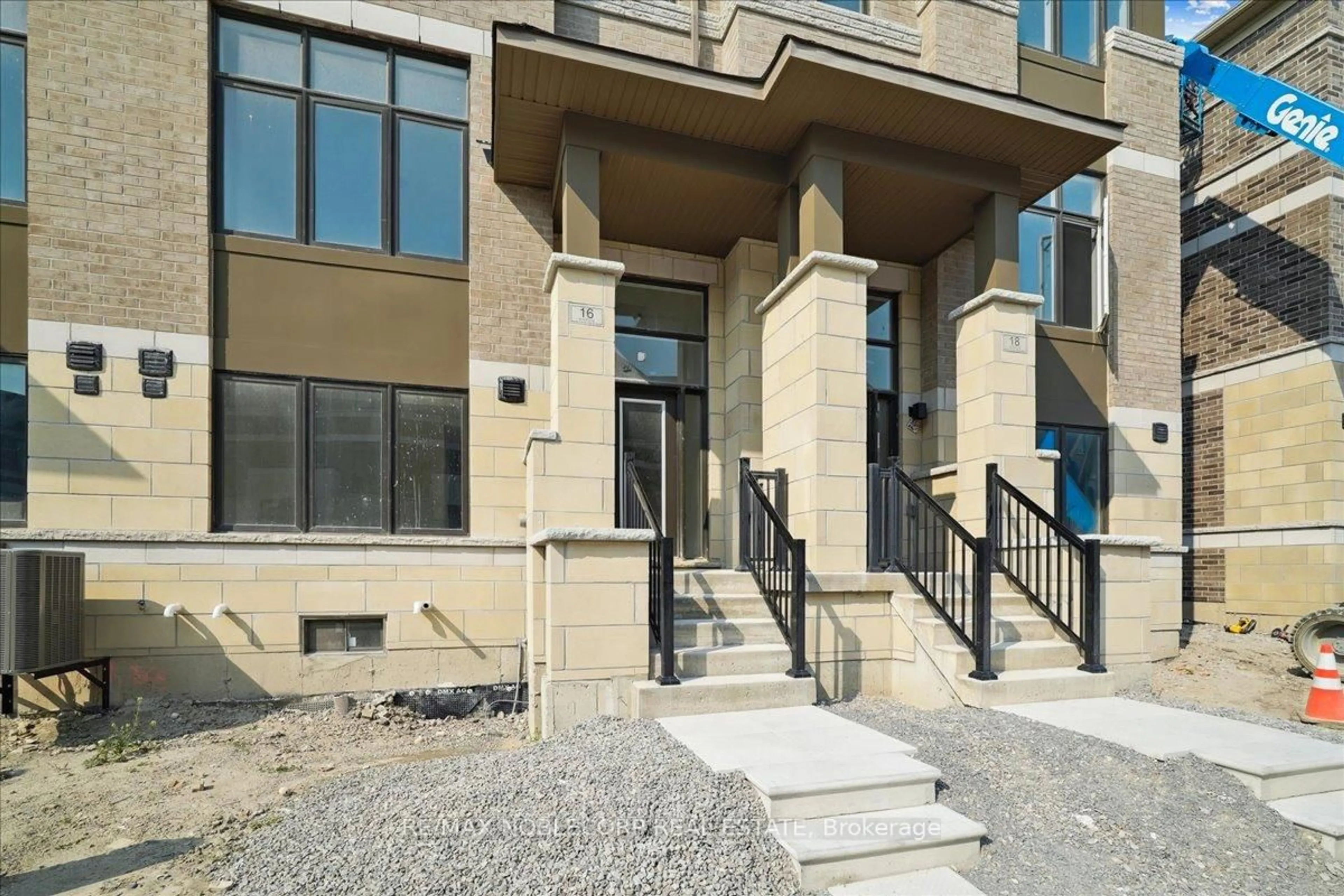 Unknown for 16 Tay Lane, Richmond Hill Ontario L4S 0N8