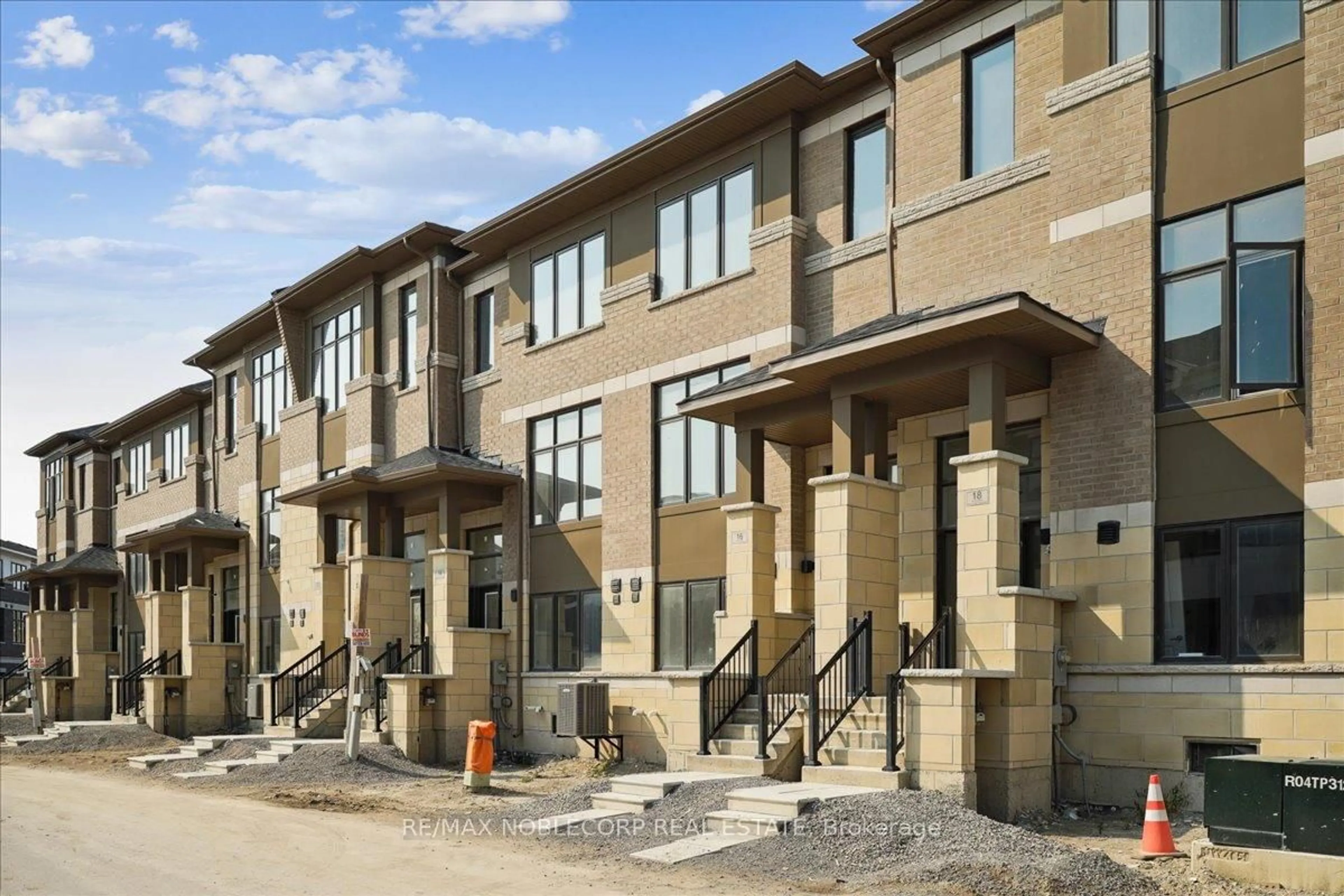 Unknown for 16 Tay Lane, Richmond Hill Ontario L4S 0N8