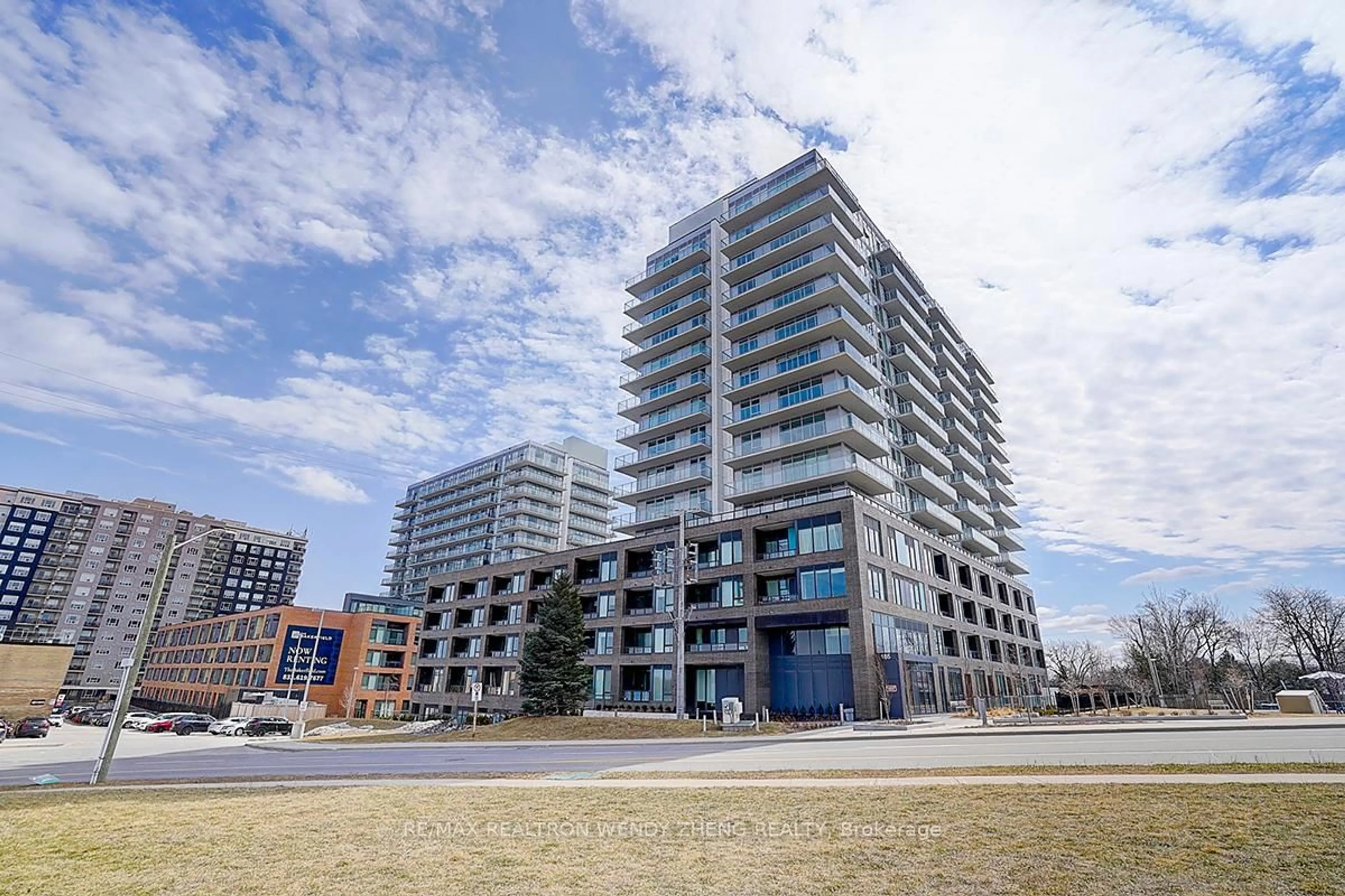 Unknown for 185 Deerfield Rd #1201, Newmarket Ontario L3Y 0G7