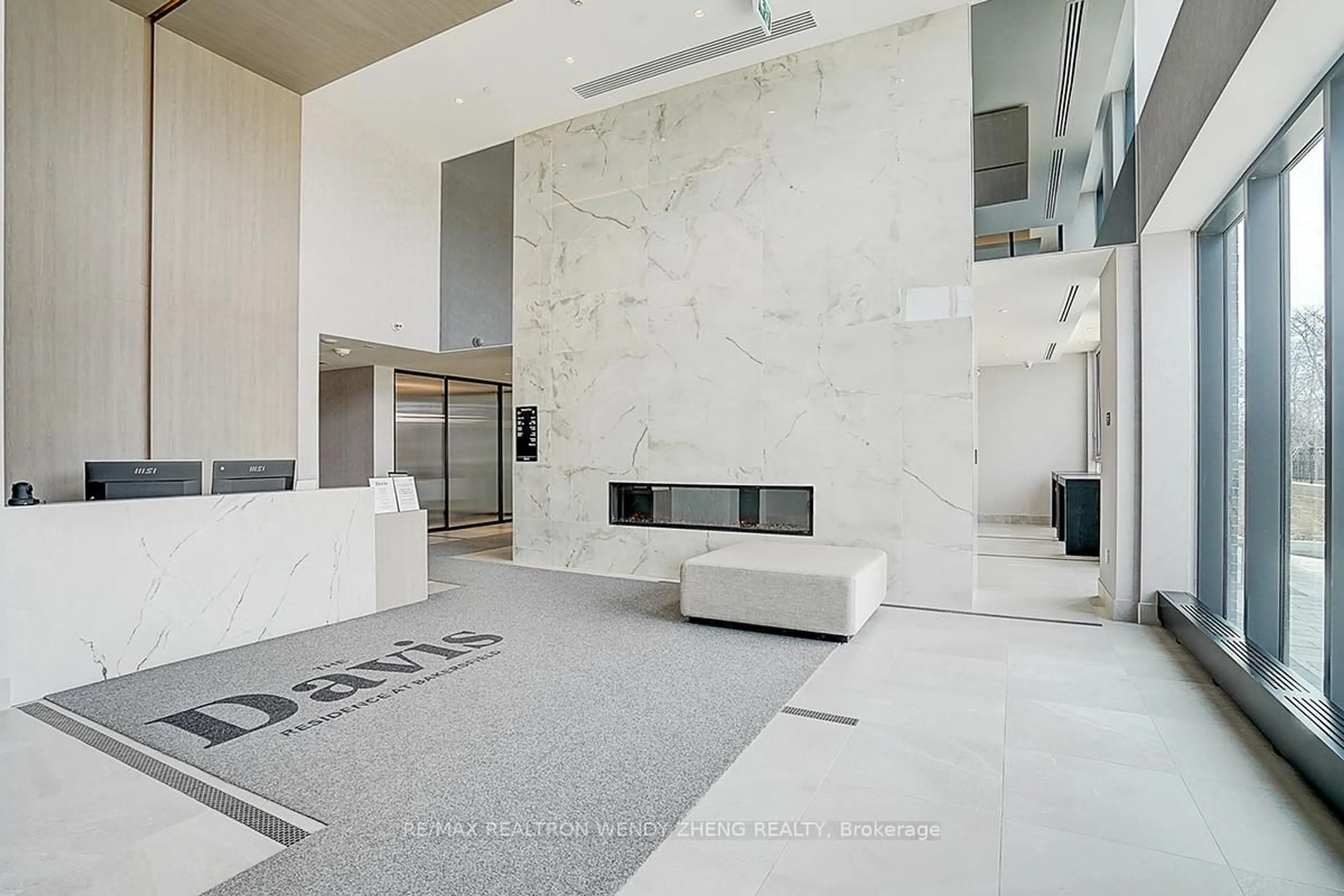 Lobby for 185 Deerfield Rd #1201, Newmarket Ontario L3Y 0G7