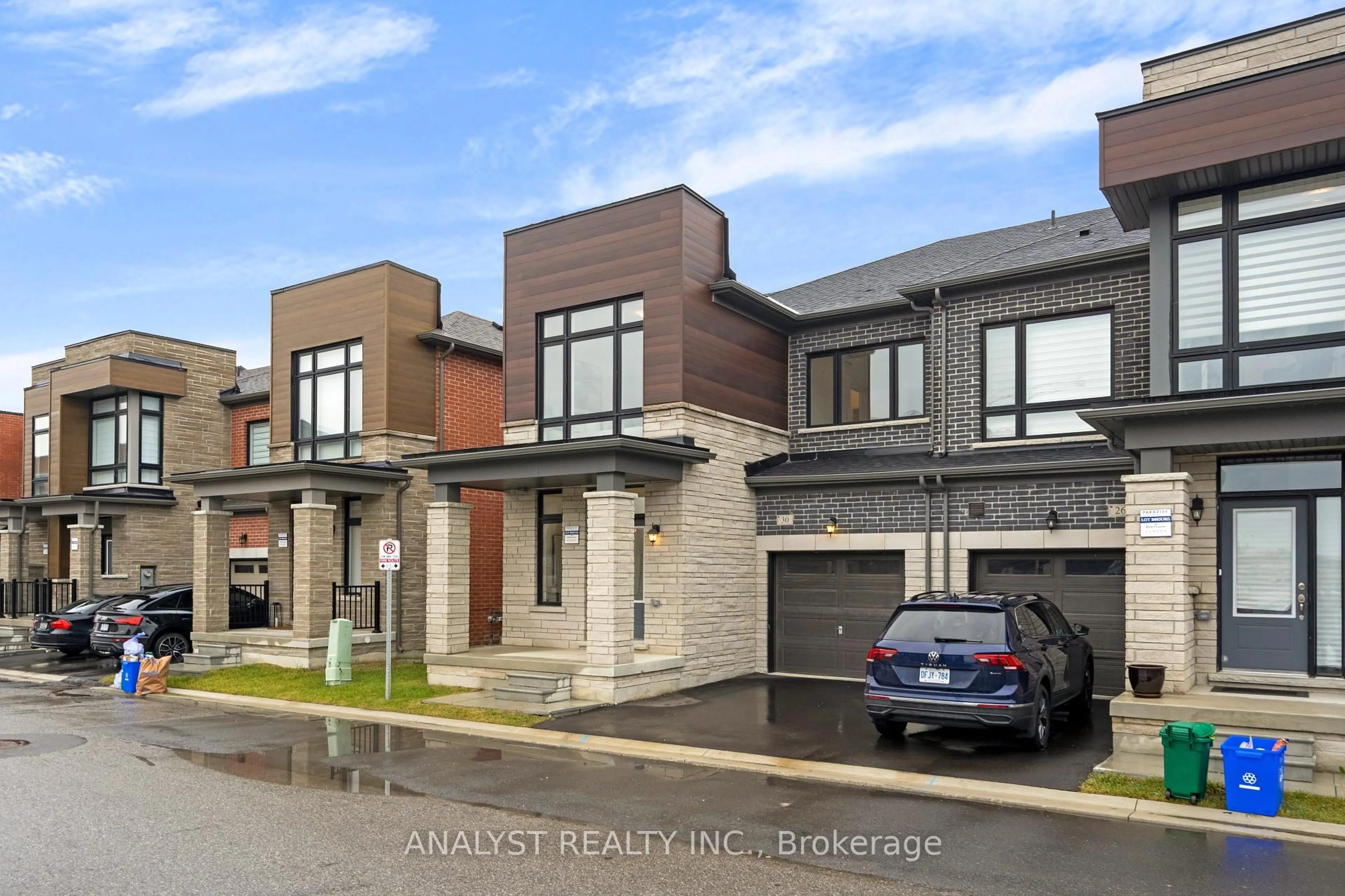 Home with brick exterior material, street for 30 Blick Cres, Aurora Ontario L4G 4A6